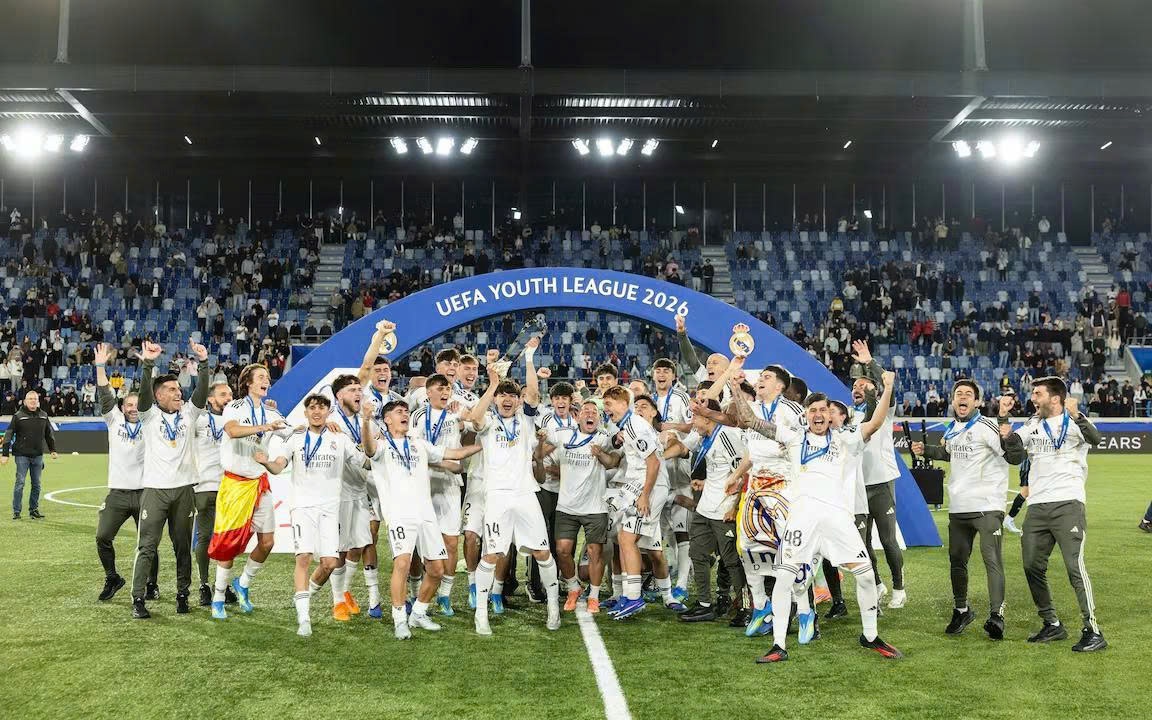 Đội trẻ Real Madrid vớt vát chút uy danh cho các đàn anh