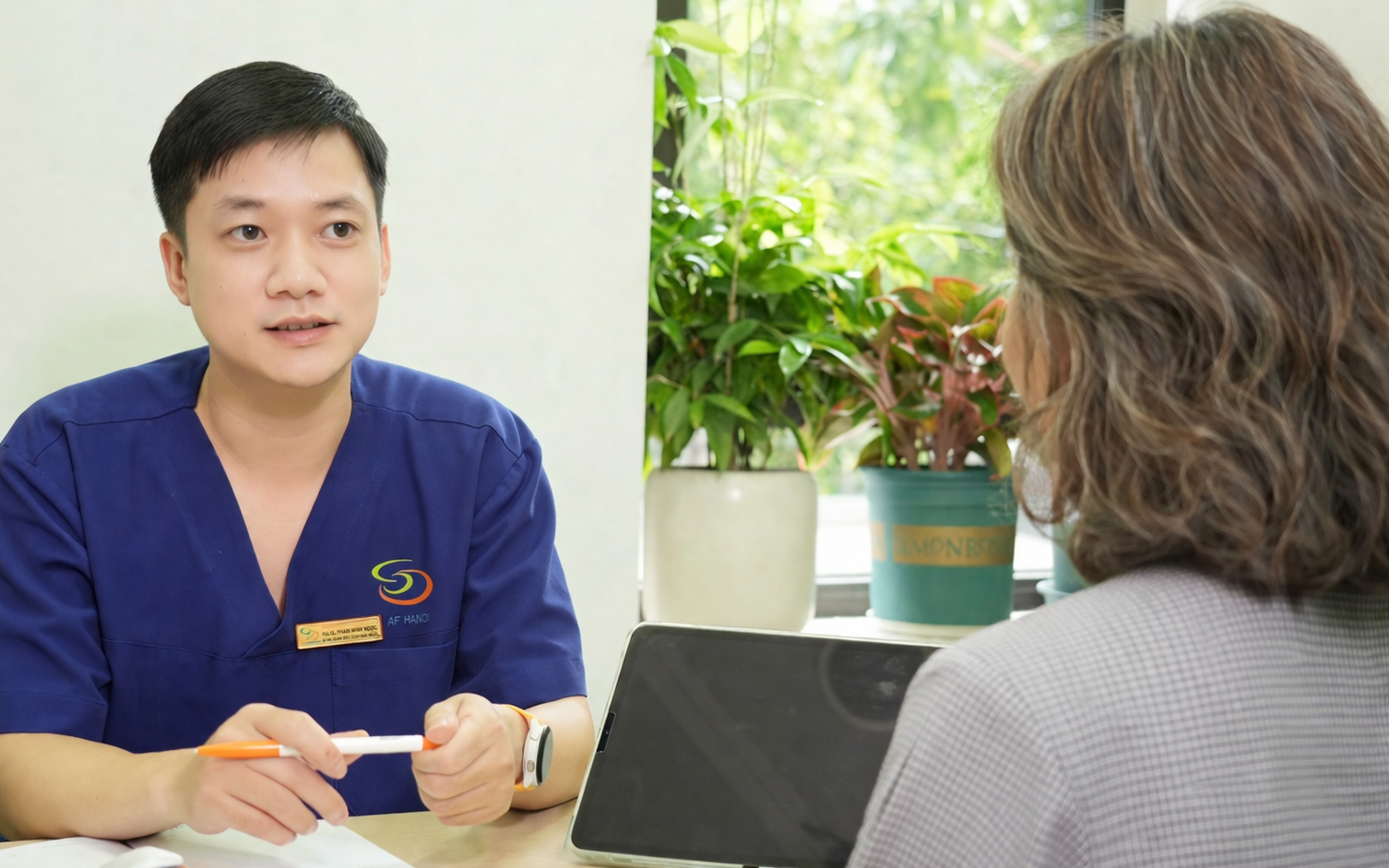 Nữ Việt kiều cải thiện triệu chứng mãn kinh sau một tháng điều trị