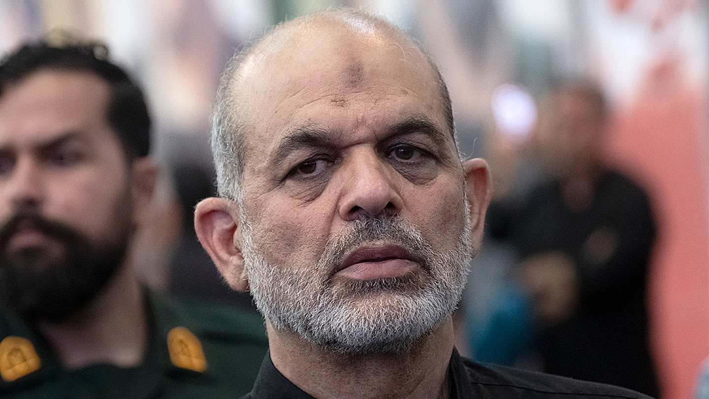 Tướng Vahidi l&ecirc;n nắm IRGC, t&iacute;n hiệu g&igrave; từ Iran? - Ảnh 1.
