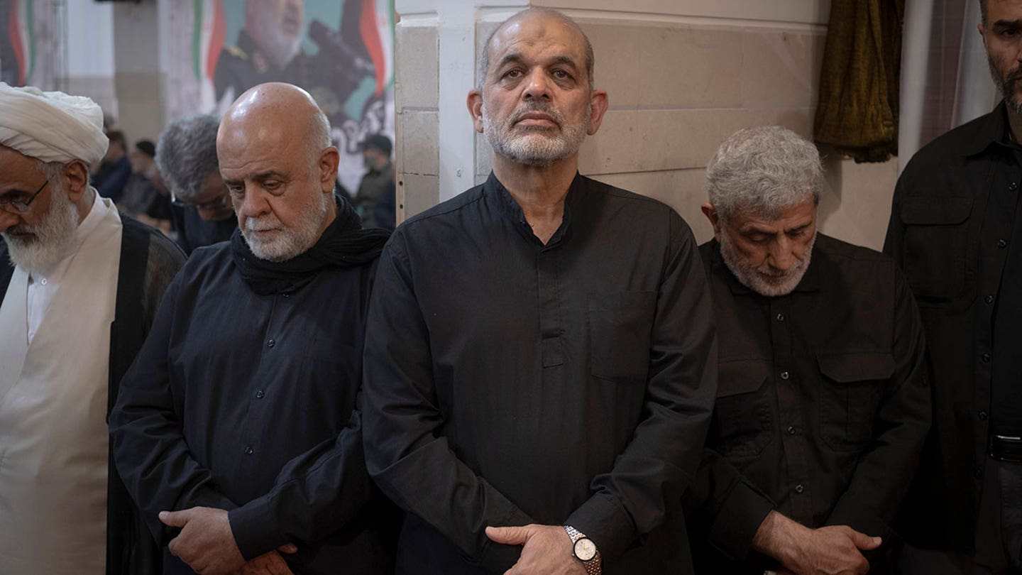 Tướng Vahidi l&ecirc;n nắm IRGC, t&iacute;n hiệu g&igrave; từ Iran? - Ảnh 2.