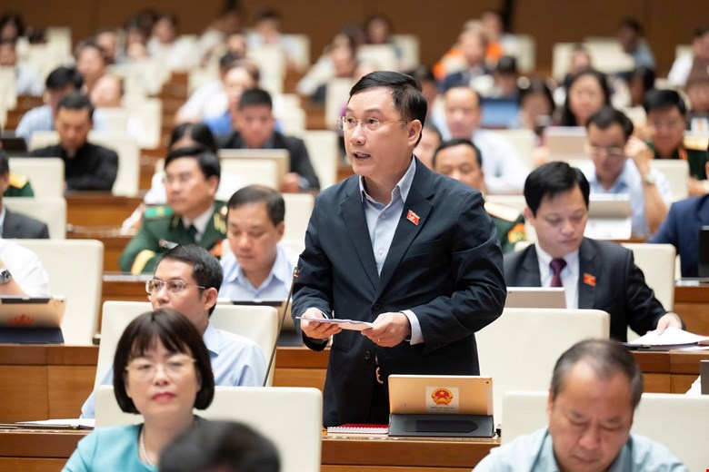 T&iacute;n dụng "chảy" v&agrave;o bất động sản đầu cơ, l&agrave;m việc cật lực 30 năm kh&ocirc;ng mua được nh&agrave;  - Ảnh 1.