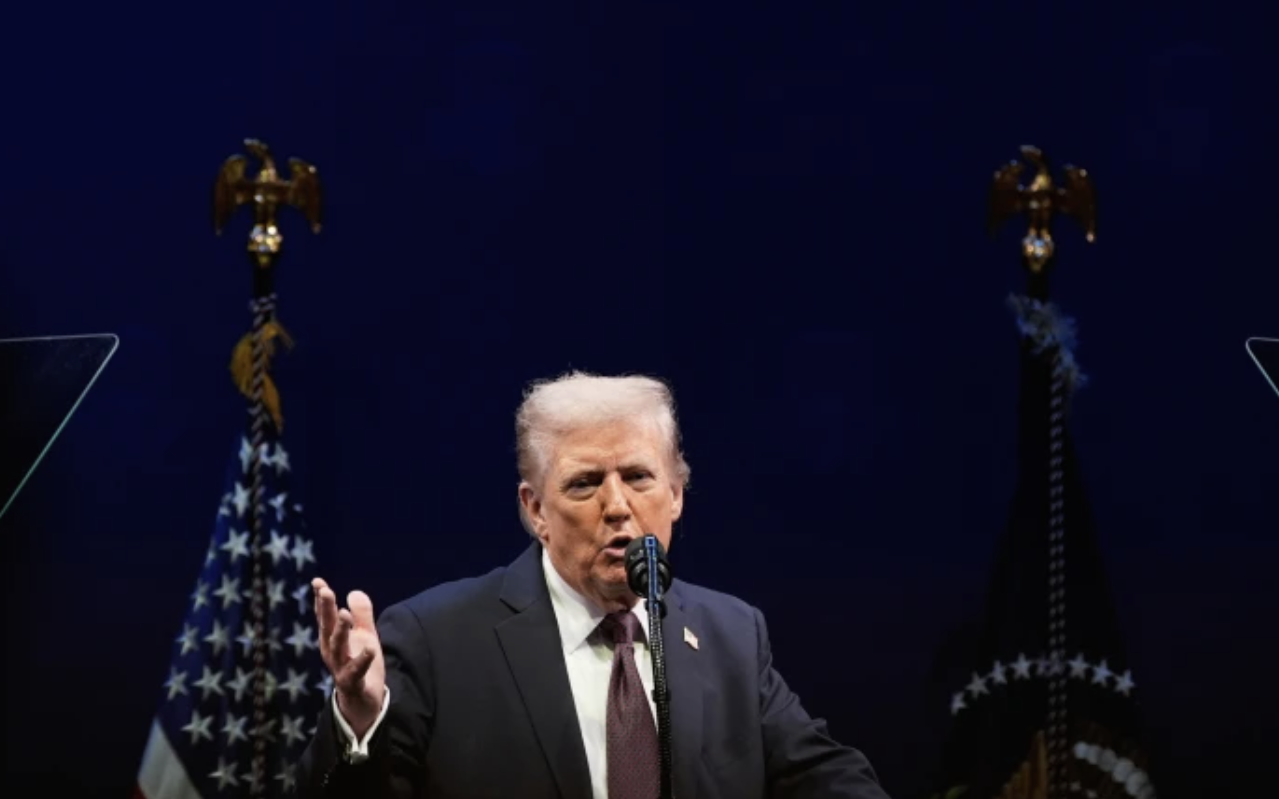 Iran sẵn sàng phản đòn sau khi ông Donald Trump gia hạn ngừng bắn