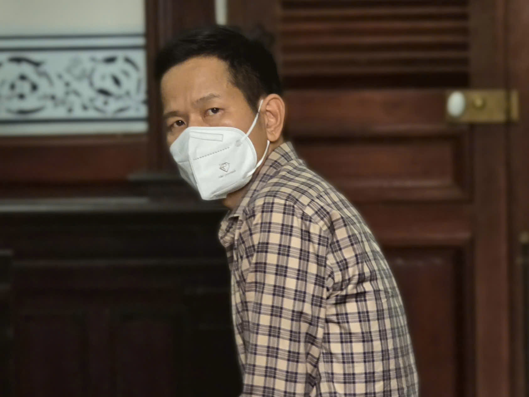Tiết lộ tin điều tra của c&ocirc;ng an, cựu gi&aacute;m đốc ng&acirc;n h&agrave;ng ở TPHCM l&atilde;nh &aacute;n t&ugrave; - Ảnh 1.