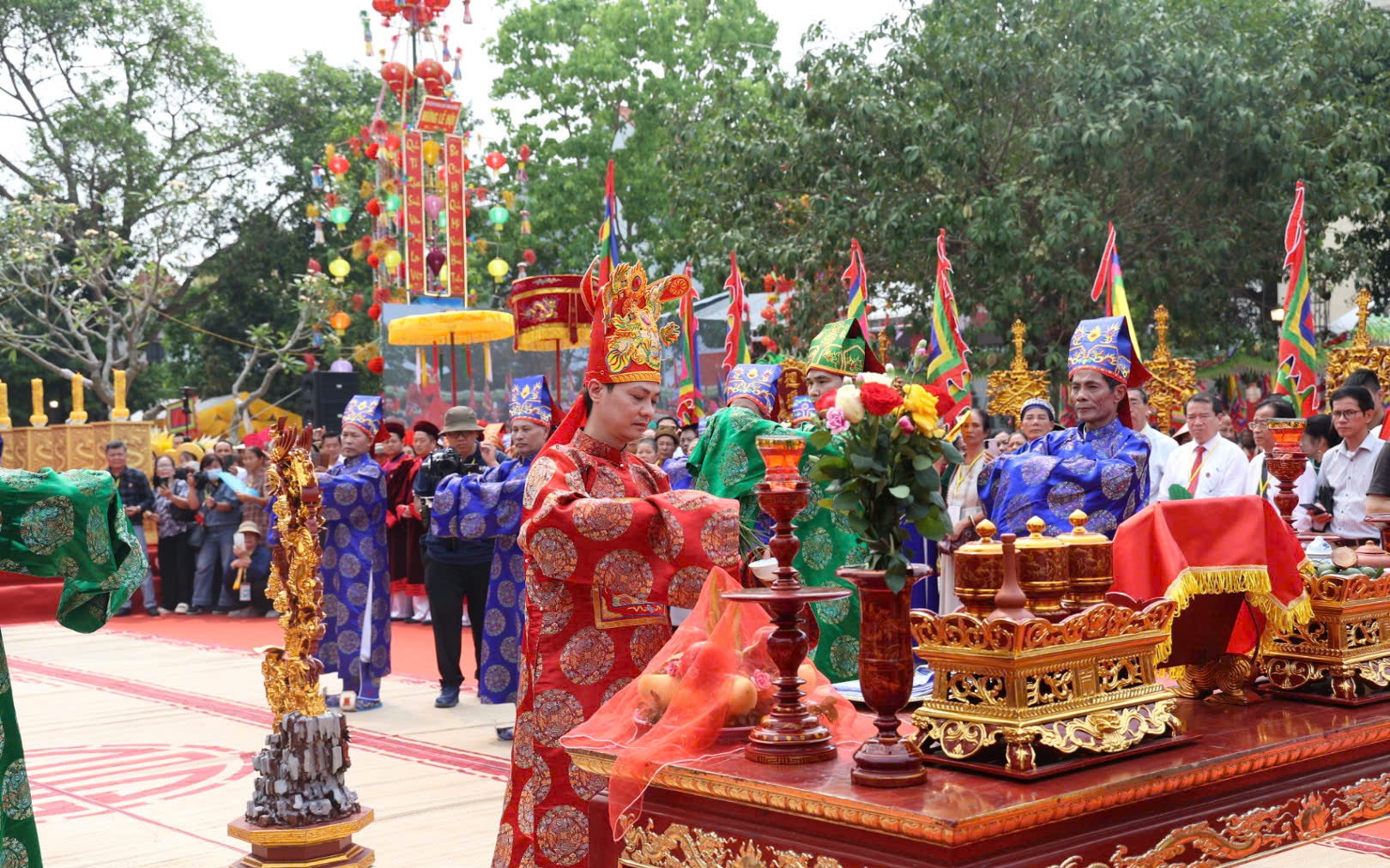 Dâng hương Đức Quốc Tổ Lạc Long Quân, lan tỏa hào khí dân tộc