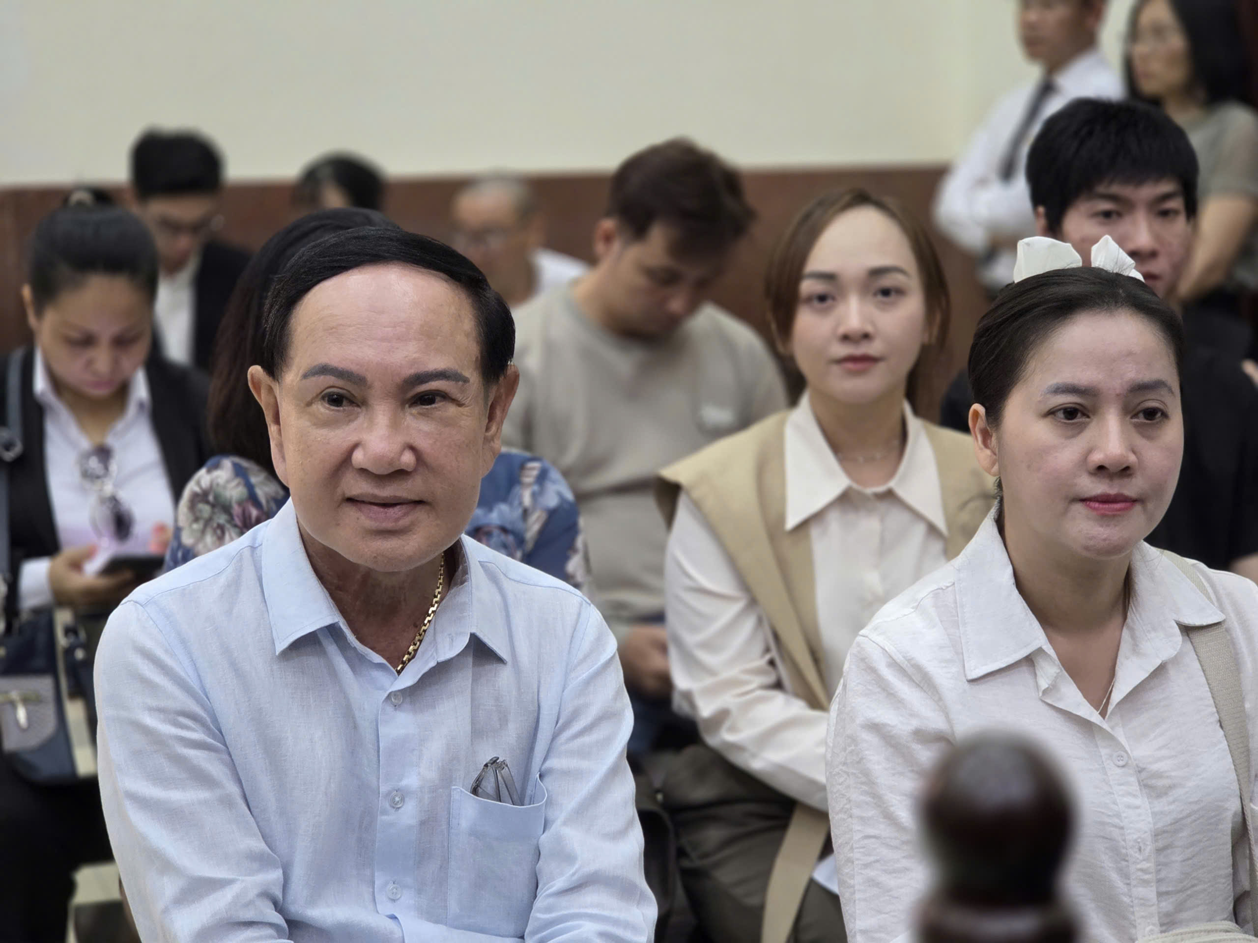 VIDEO: Cháu gái cố NSƯT Vũ Linh nói muốn làm sáng tỏ các giấy tờ hộ tịch liên quan Hồng Loan - Ảnh 1.