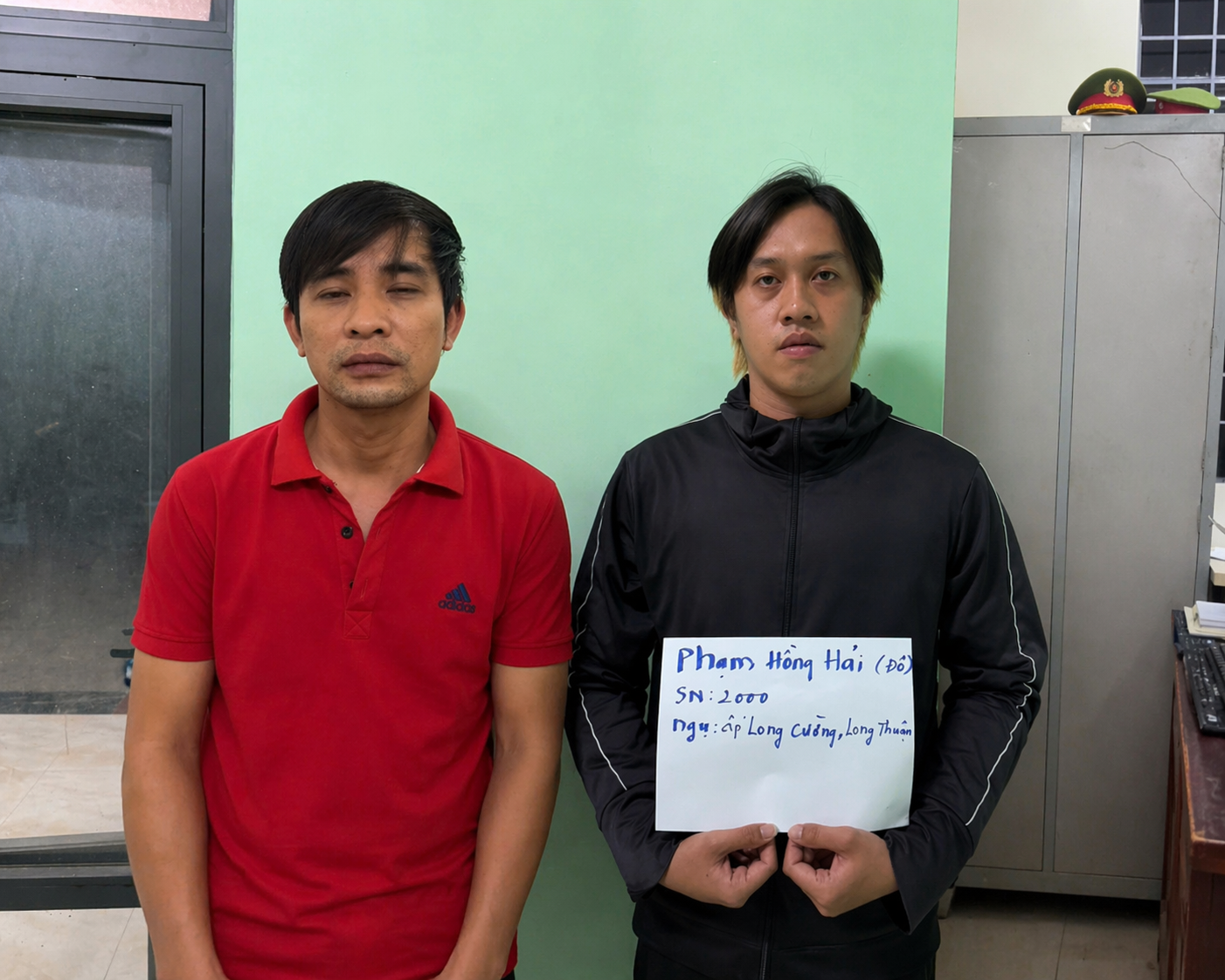 Hai nghi phạm ra đầu thú sau vụ người đàn ông bị đâm gần KCN Phước Đông - Ảnh 1.
