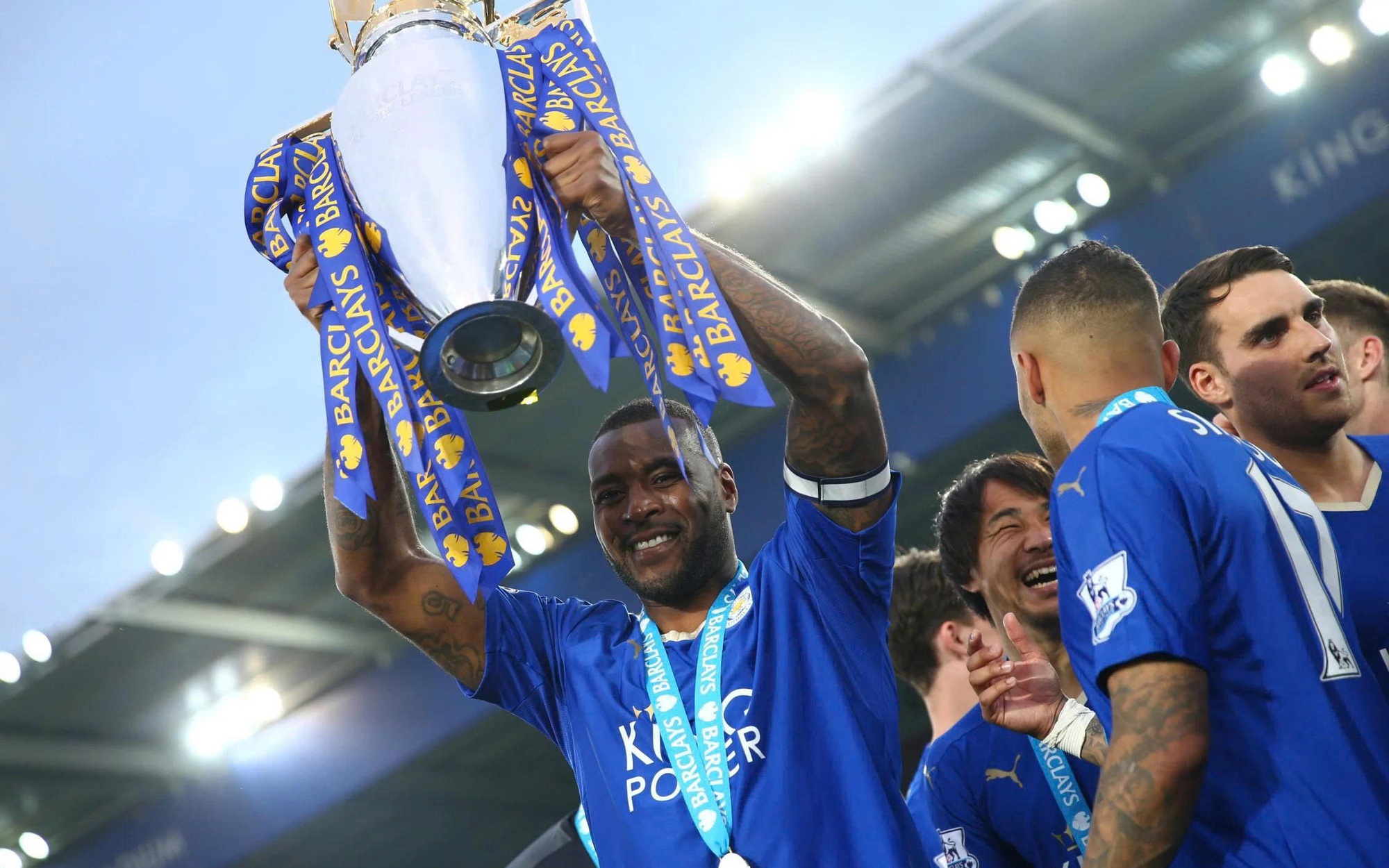 Vì sao Leicester City rơi xuống League One?