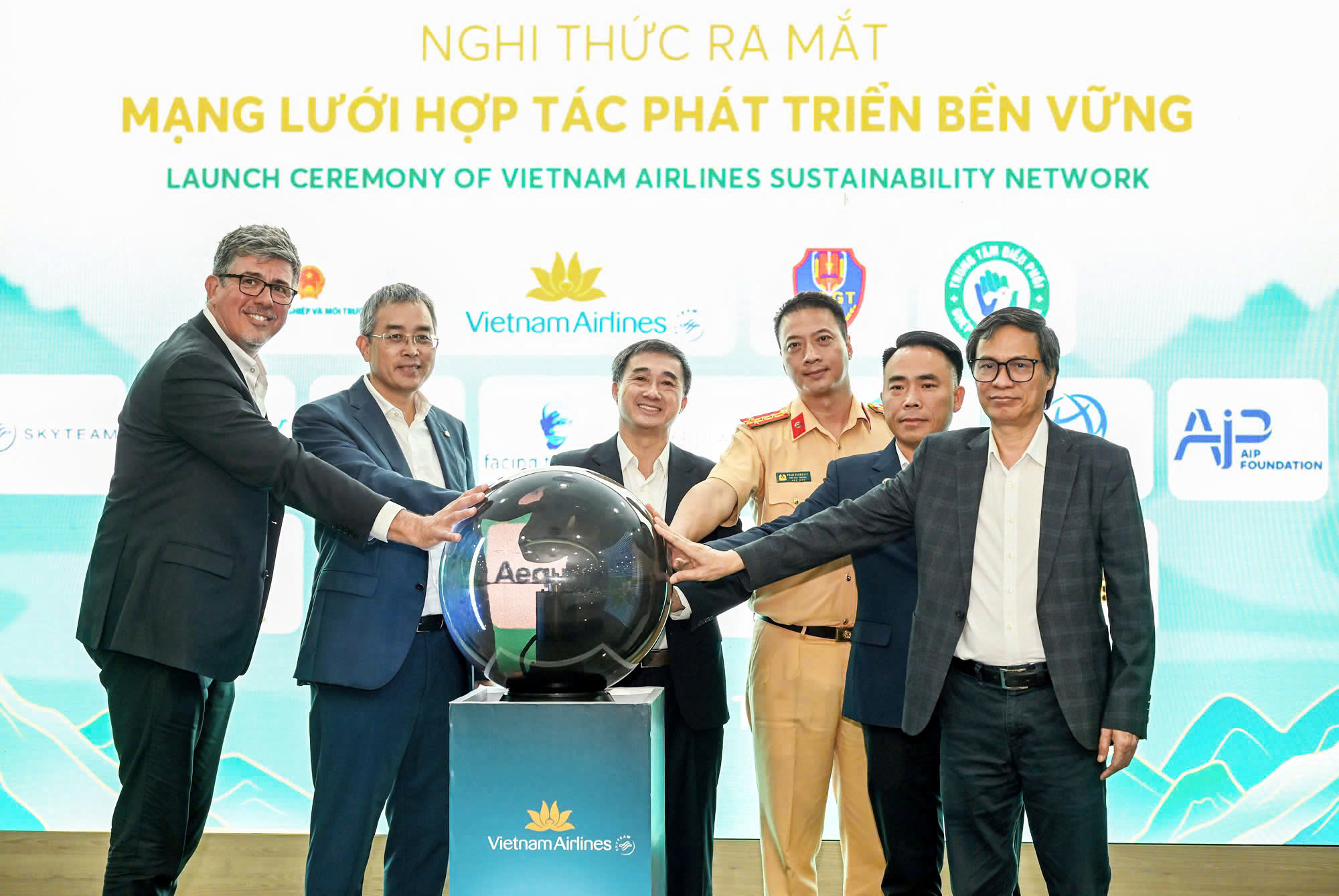 Vietnam Airlines ra mắt "Liên minh Xanh - Phát triển bền vững" - Ảnh 1.