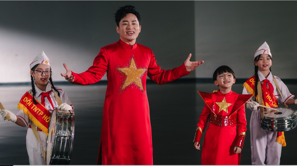 3 thế hệ lan tỏa t&igrave;nh y&ecirc;u nước trong MV "C&oacute; B&aacute;c trong tim" - Ảnh 2.