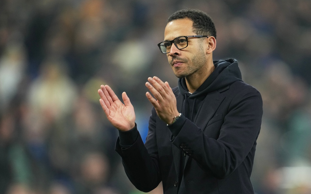 Chelsea sa thải HLV Liam Rosenior sau 5 trận thua liên tiếp