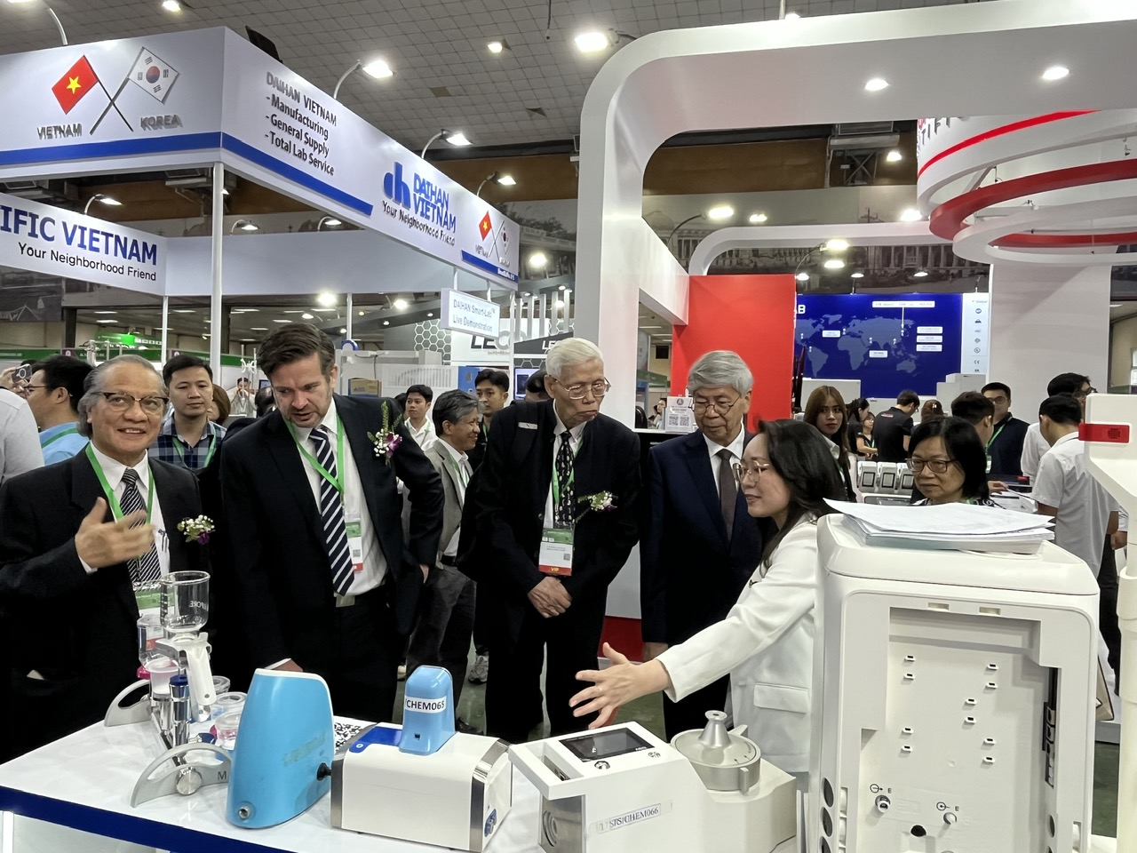 Analytica Hanoi 2026 đón sóng công nghệ sinh học với hơn 150 doanh nghiệp - Ảnh 1.