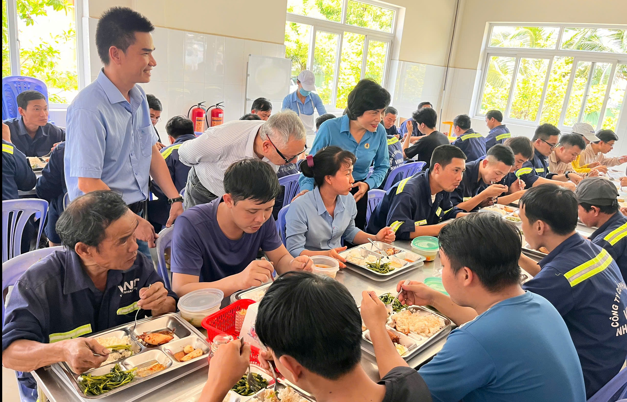 Bữa cơm công đoàn gắn kết người lao - Ảnh 4.
