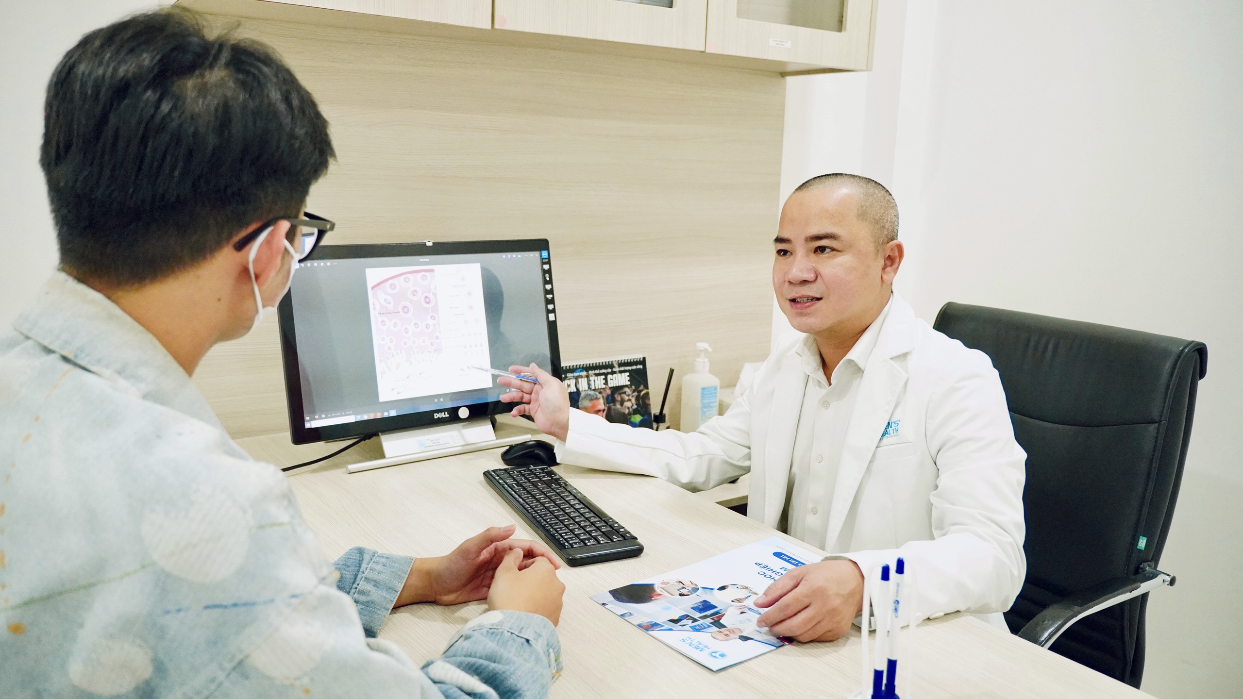 Bạo lực tinh thần &acirc;m thầm b&agrave;o m&ograve;n sức khỏe nam giới ra sao? - Ảnh 1.