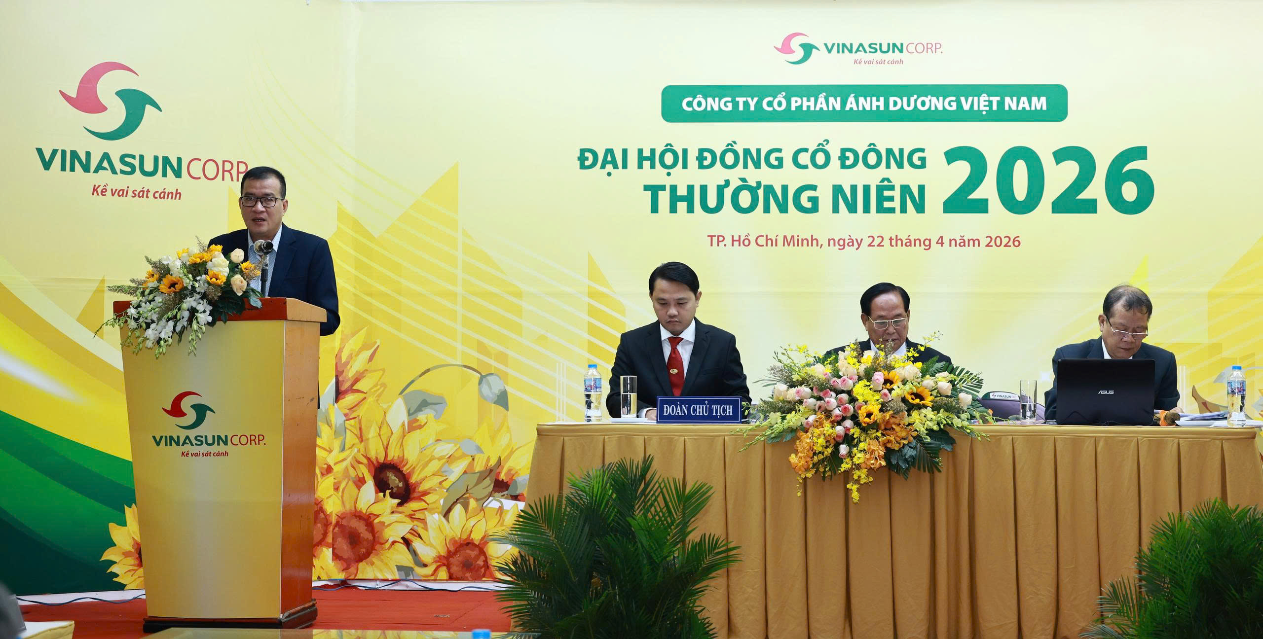 Đội ngũ t&agrave;i xế chuy&ecirc;n nghiệp gi&uacute;p Vinasun trụ vững thị trường - Ảnh 1.