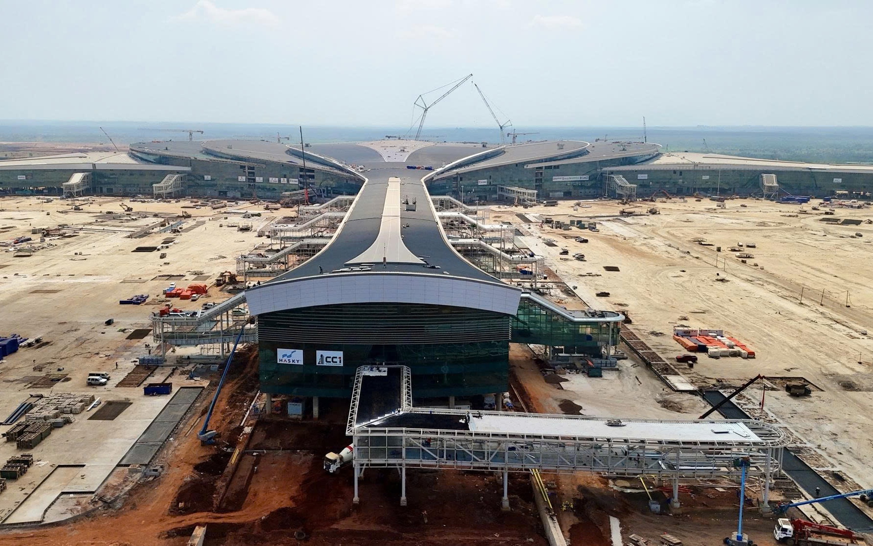 Đề xuất 8 bước mở tuyến xe buýt kết nối sân bay Long Thành với Tân Sơn Nhất - Ảnh 2.