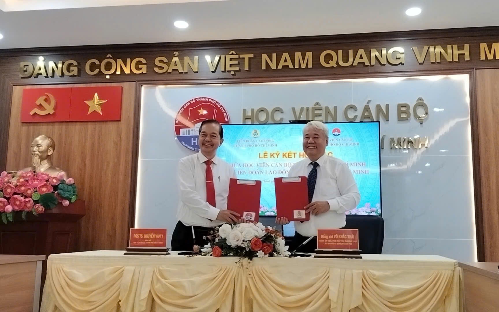 LĐLĐ TPHCM hợp tác đào tạo lý luận chính trị, nâng cao năng lực cán bộ