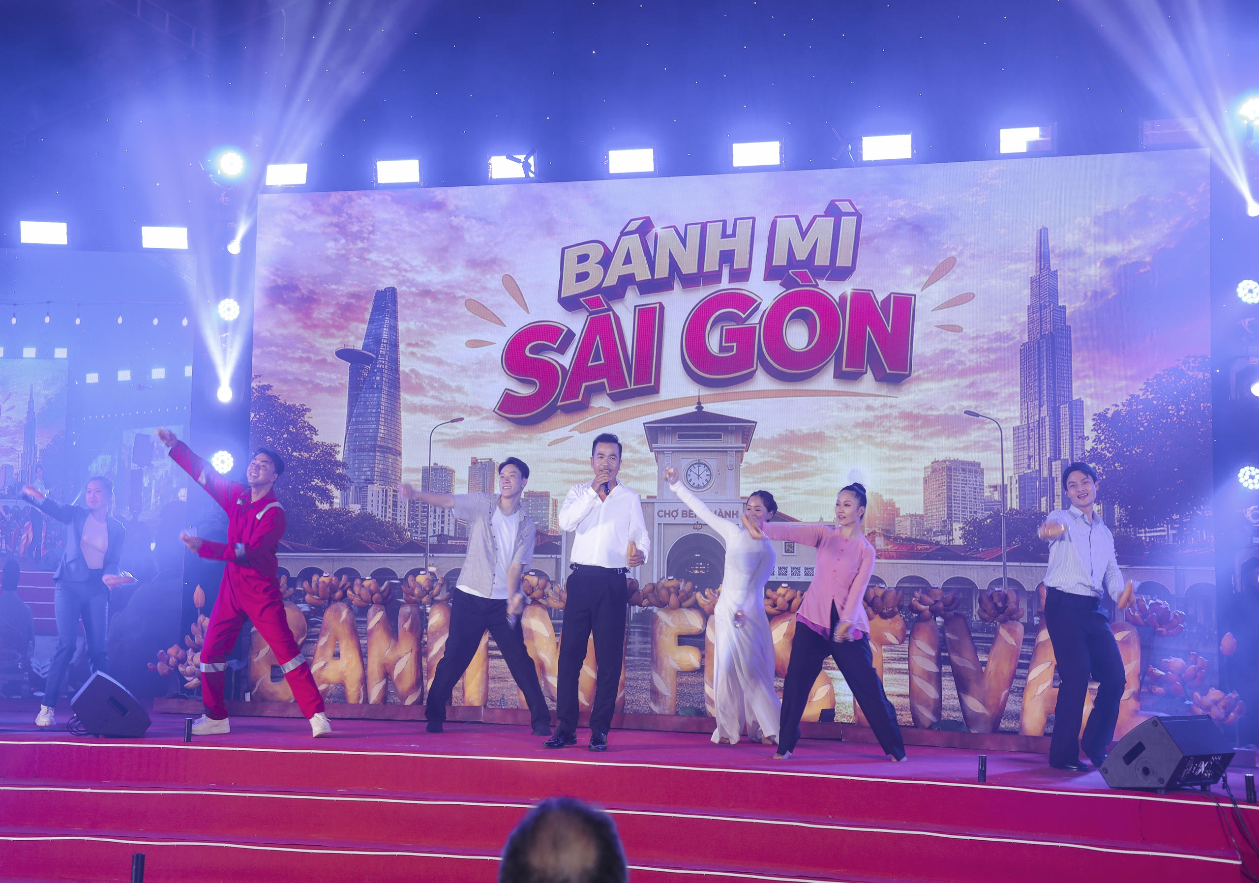 Ca kh&uacute;c "B&aacute;nh m&igrave; S&agrave;i G&ograve;n" ấn tượng ở Lễ hội B&aacute;nh m&igrave; Việt Nam 2026  - Ảnh 5.