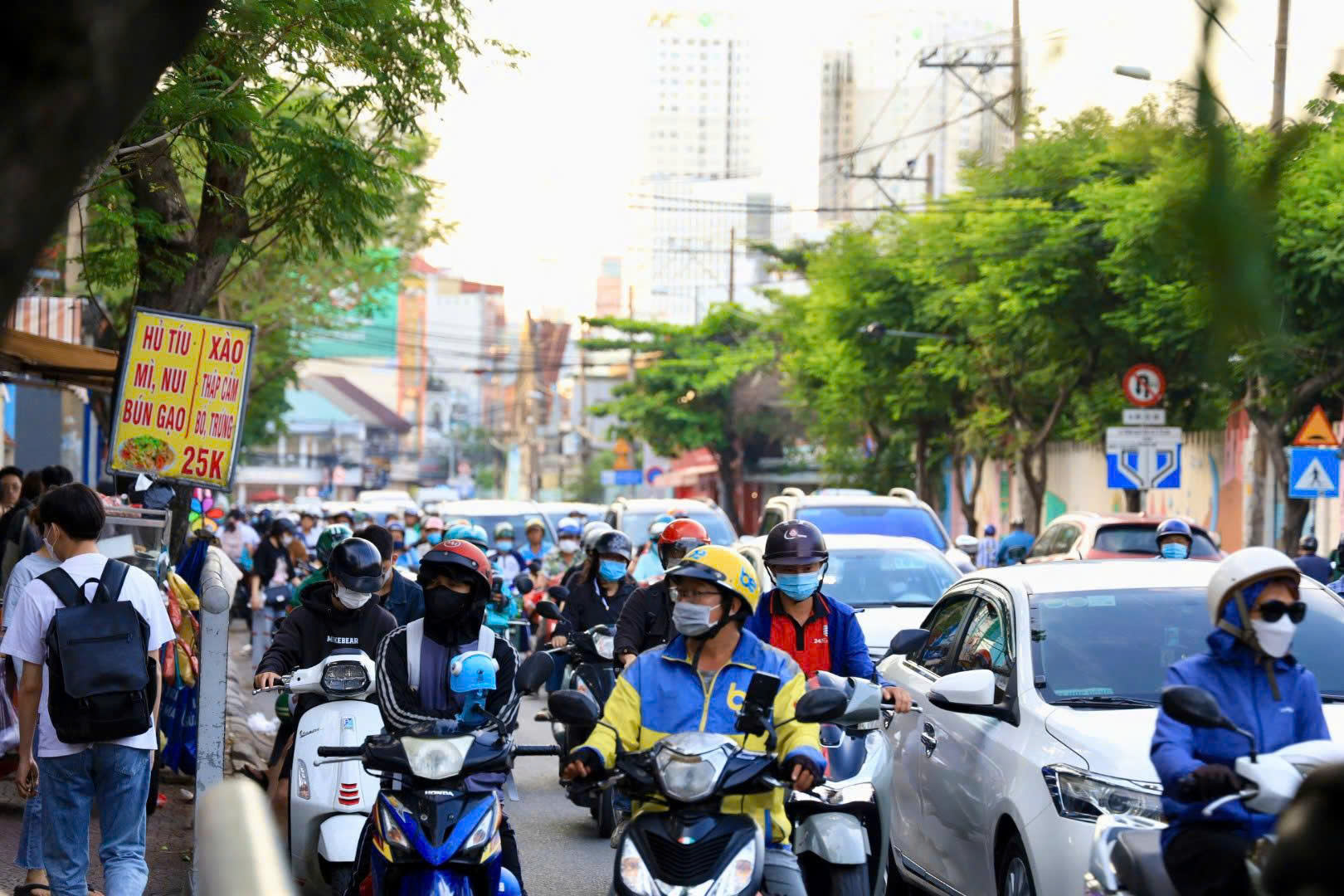 Đề xuất mở rộng đường Nguyễn Tất Th&agrave;nh khi l&agrave;m đường sắt Bến Th&agrave;nh - Cần Giờ - Ảnh 1.