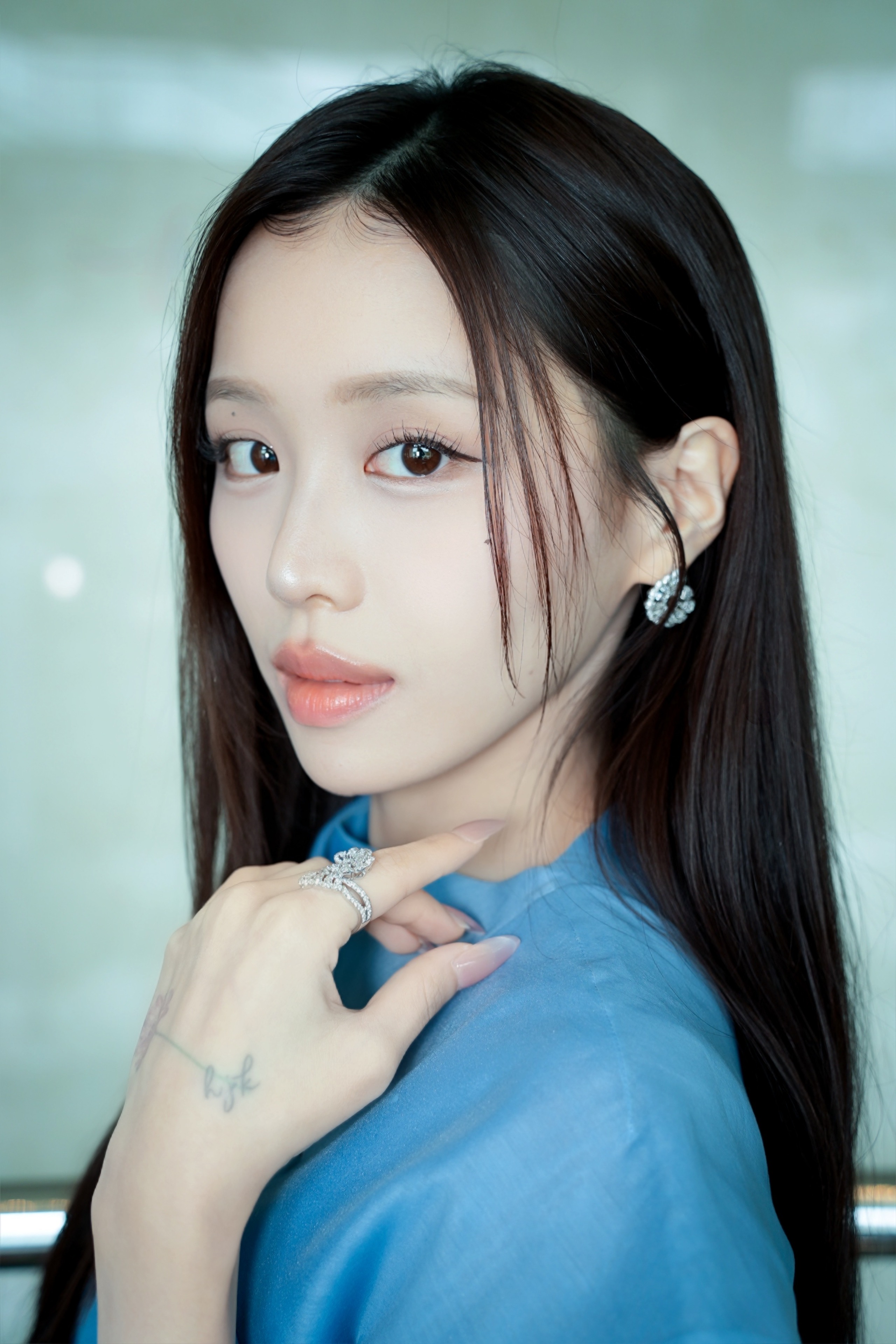 Tổng thống H&agrave;n Quốc ch&uacute;c mừng Han Sara - Ảnh 3.