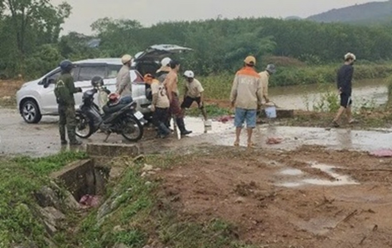 Giông lốc tại Quảng Ninh khiến một người dân tử vong do sét đánh - Ảnh 1.