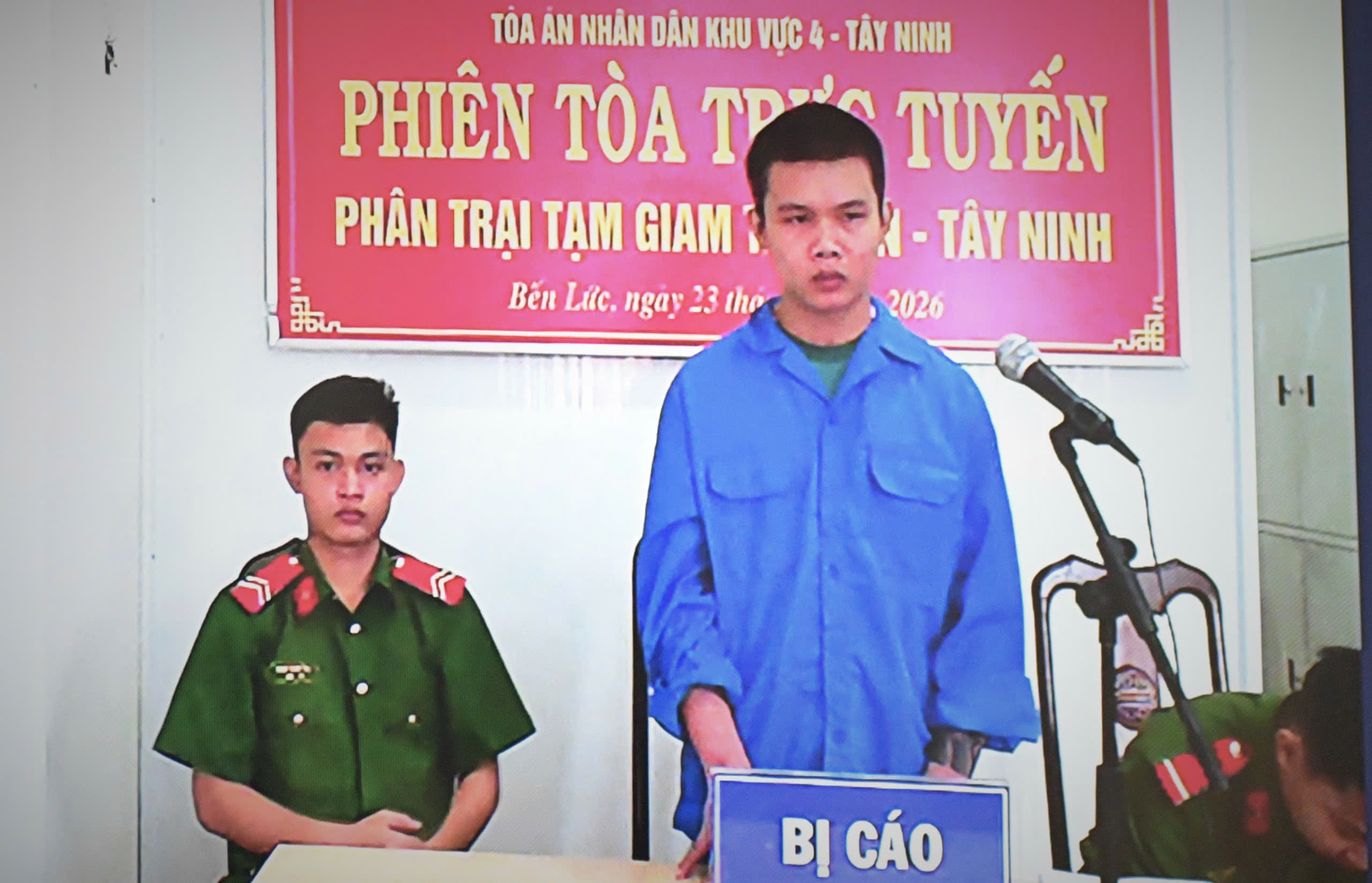 Phạt t&ugrave; 1 năm 3 th&aacute;ng đối tượng t&ocirc;ng xe CSGT Tại T&acirc;y Ninh - Ảnh 2.