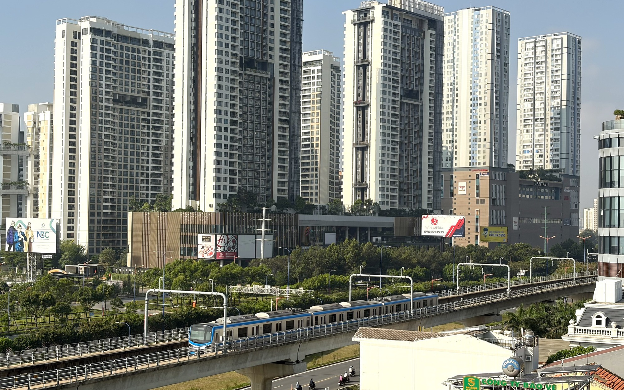 TPHCM: Nghiên cứu đường sắt nhẹ kết nối hệ thống metro