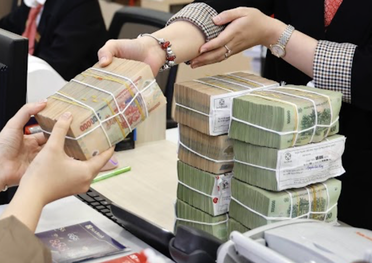 Dự báo lãi suất Ngân hàng năm 2026 từ Standard Chartered: Ổn định ở mức 4 , 5 % - Ảnh 2.