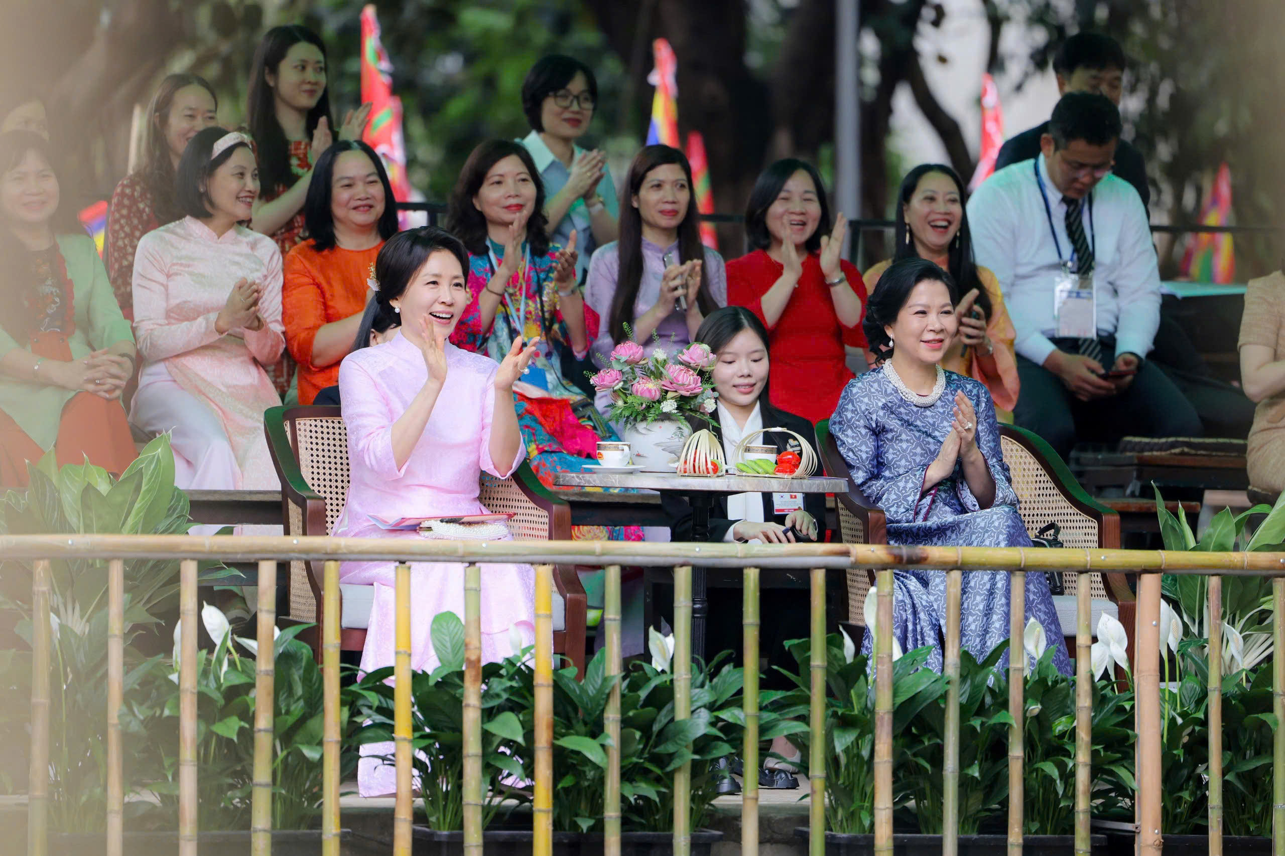 Hai Đệ nhất Phu nh&acirc;n Việt Nam - H&agrave;n Quốc thăm Bảo t&agrave;ng D&acirc;n tộc học Việt Nam - Ảnh 10.