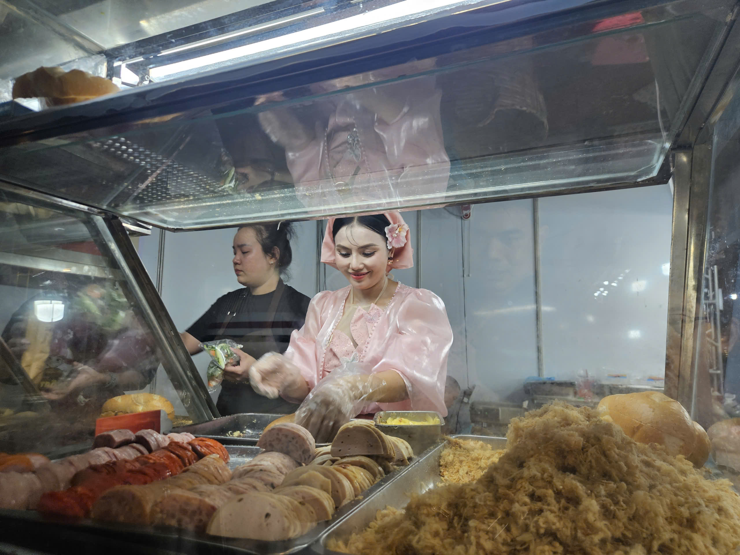 Lễ hội bánh mì TPHCM 2026 thu hút hàng ngàn người dân thưởng thức ẩm thực đặc sắ - Ảnh 15.