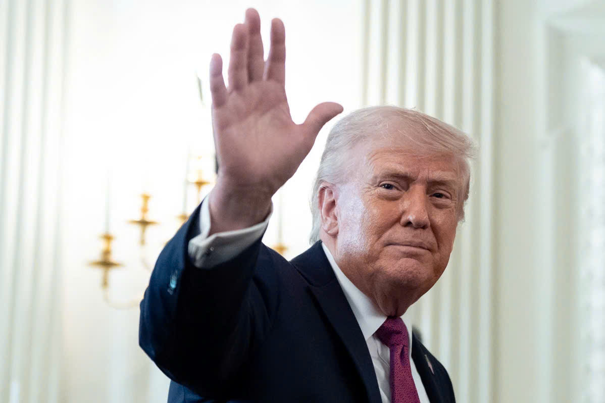 Ông Donald Trump ra lệnh "bắn và giết" tàu đặt mìn của Iran tại eo biển Hormuz - Ảnh 1.