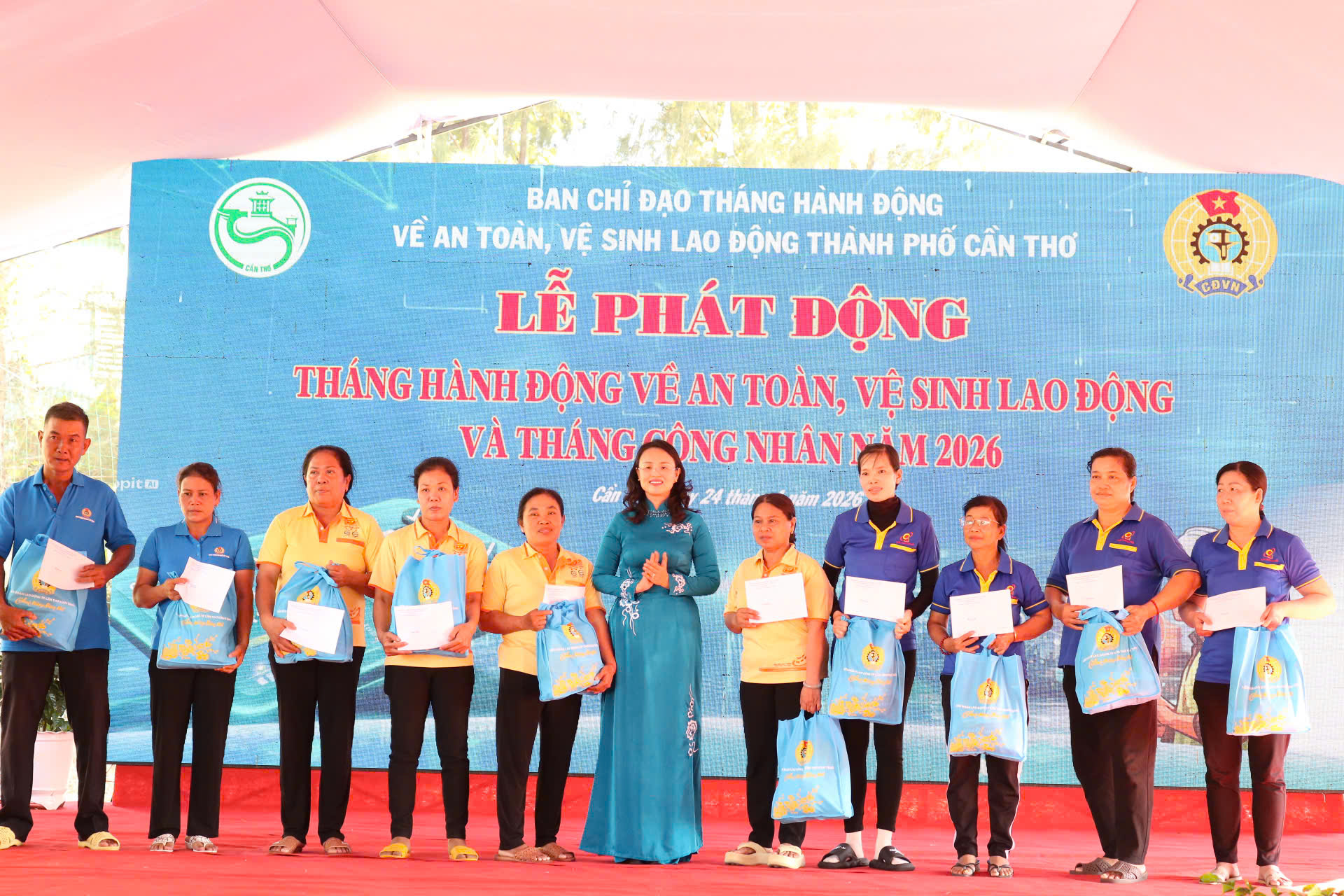Nhiều hoạt động chăm lo trong Tháng Công nhân tại Cần Thơ - Ảnh 2.
