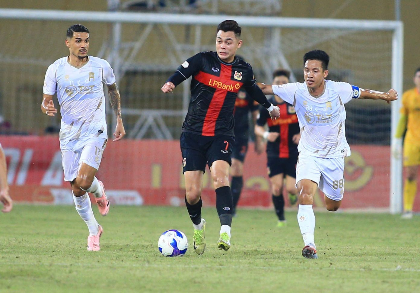 Ninh Bình FC chạm trán Hà Nội FC: Đại chiến vì tốp 3 - Ảnh 2.