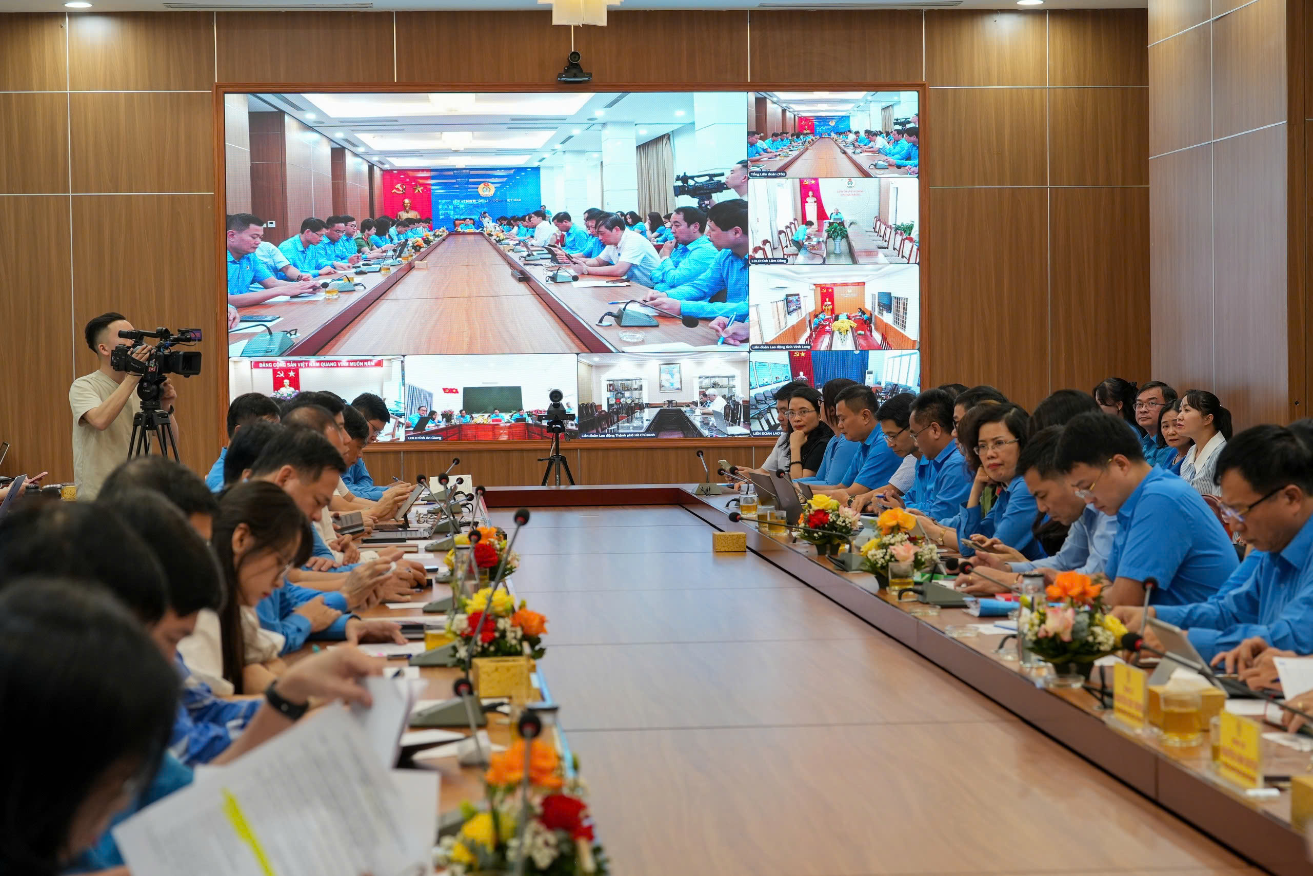 Ban Chấp hành Tổng LĐLĐ Việt Nam thảo luận nhiều nội dung liên quan Đại hội XIV Công đoàn Việt Nam - Ảnh 2.