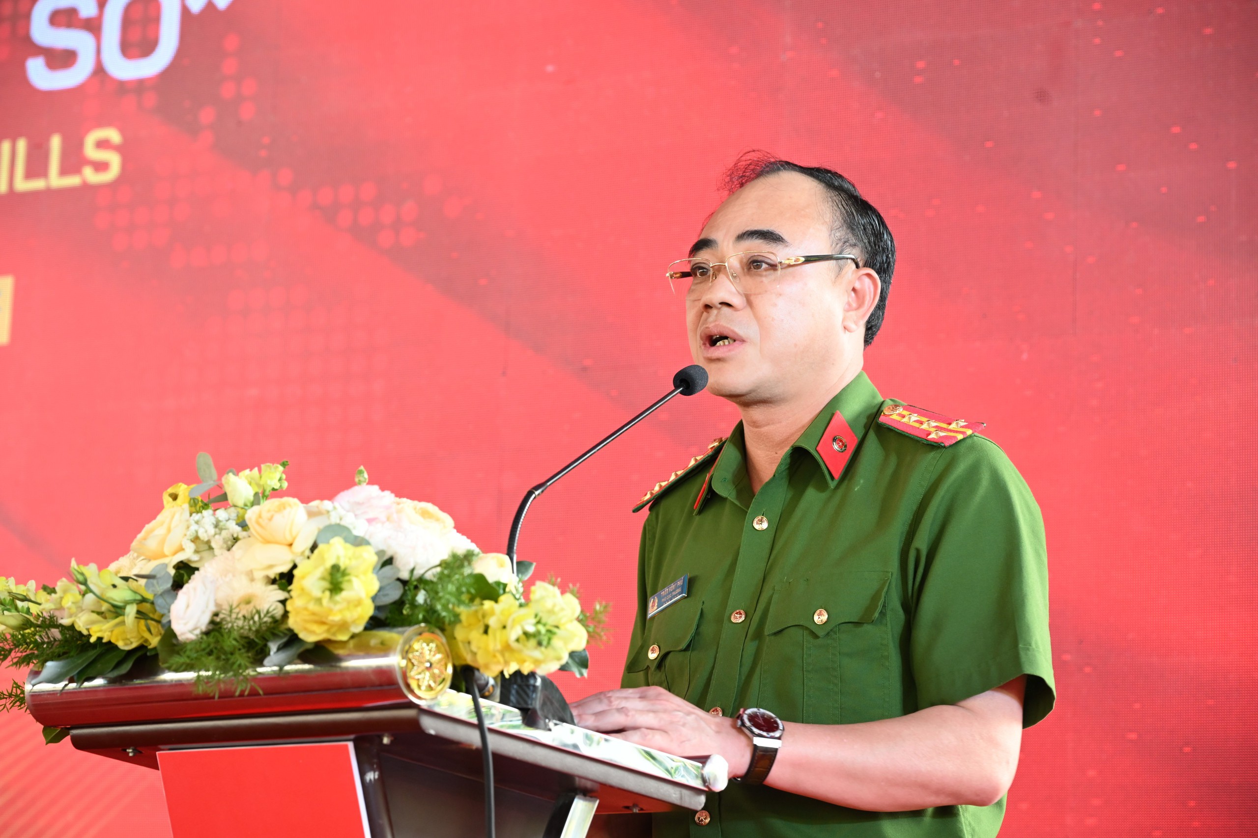 Người cao tuổi th&iacute;ch th&uacute; trải nghiệm trạm c&ocirc;ng d&acirc;n số - Ảnh 6.