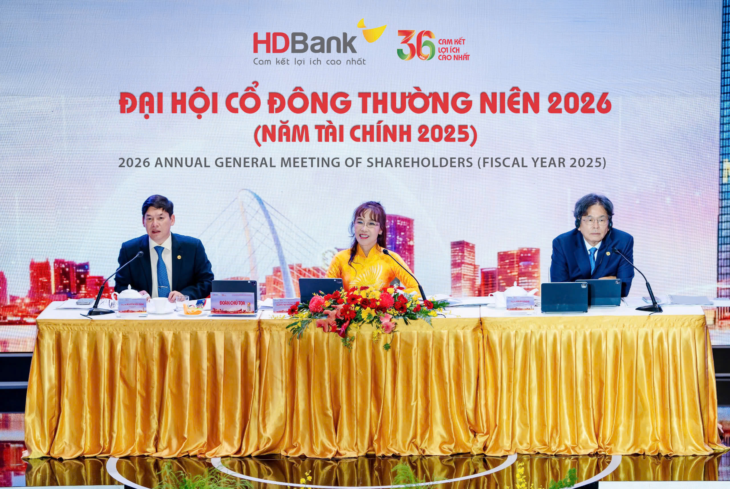 Tỉ ph&uacute; Nguyễn Thị Phương Thảo giải th&iacute;ch l&yacute; do HDBank kh&ocirc;ng chia cổ tức tiền mặt năm 2026 - Ảnh 1.