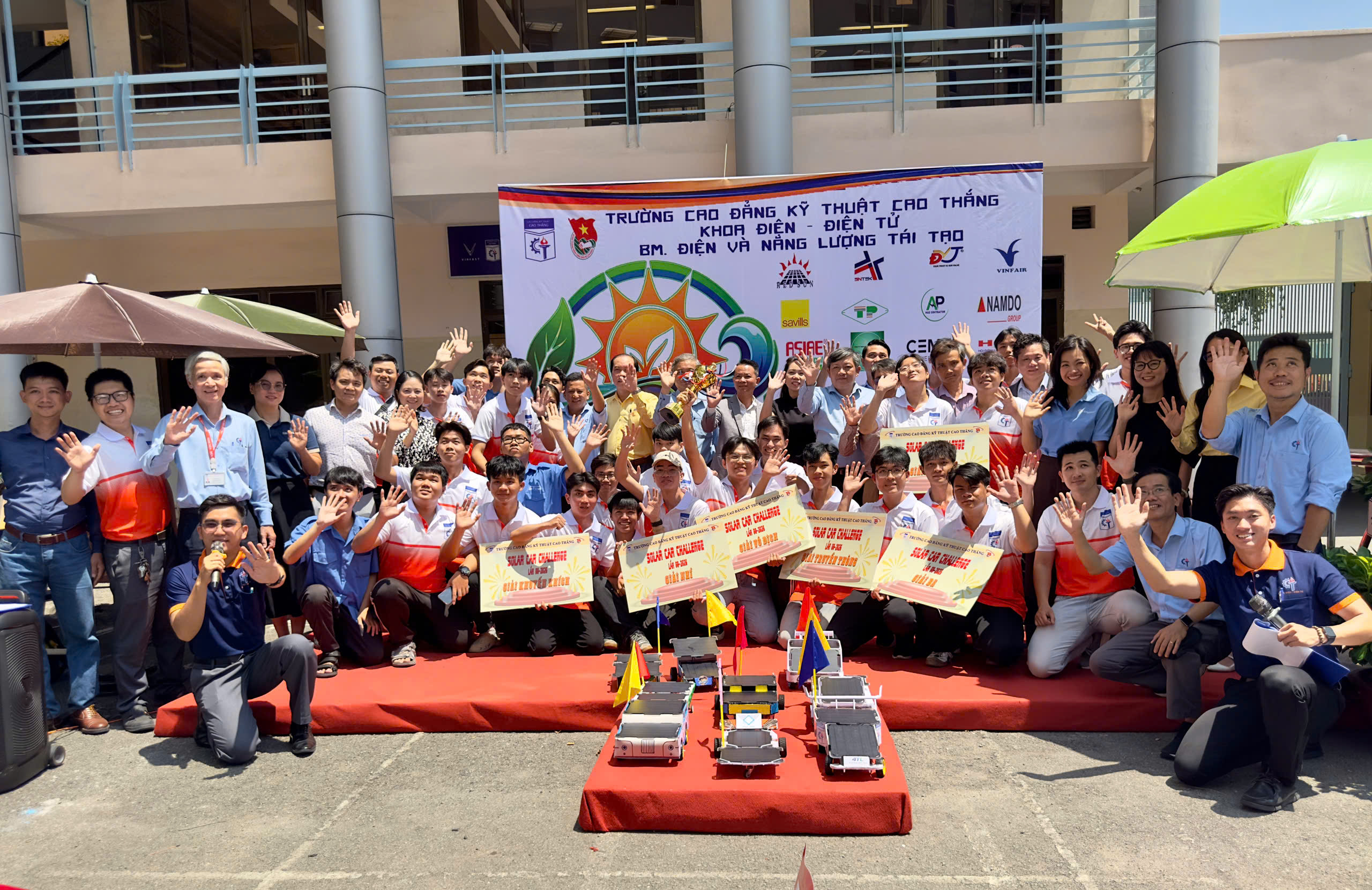 Hơn 170 sinh viên tranh tài chế tạo xe năng lượng mặt trời - Ảnh 1.