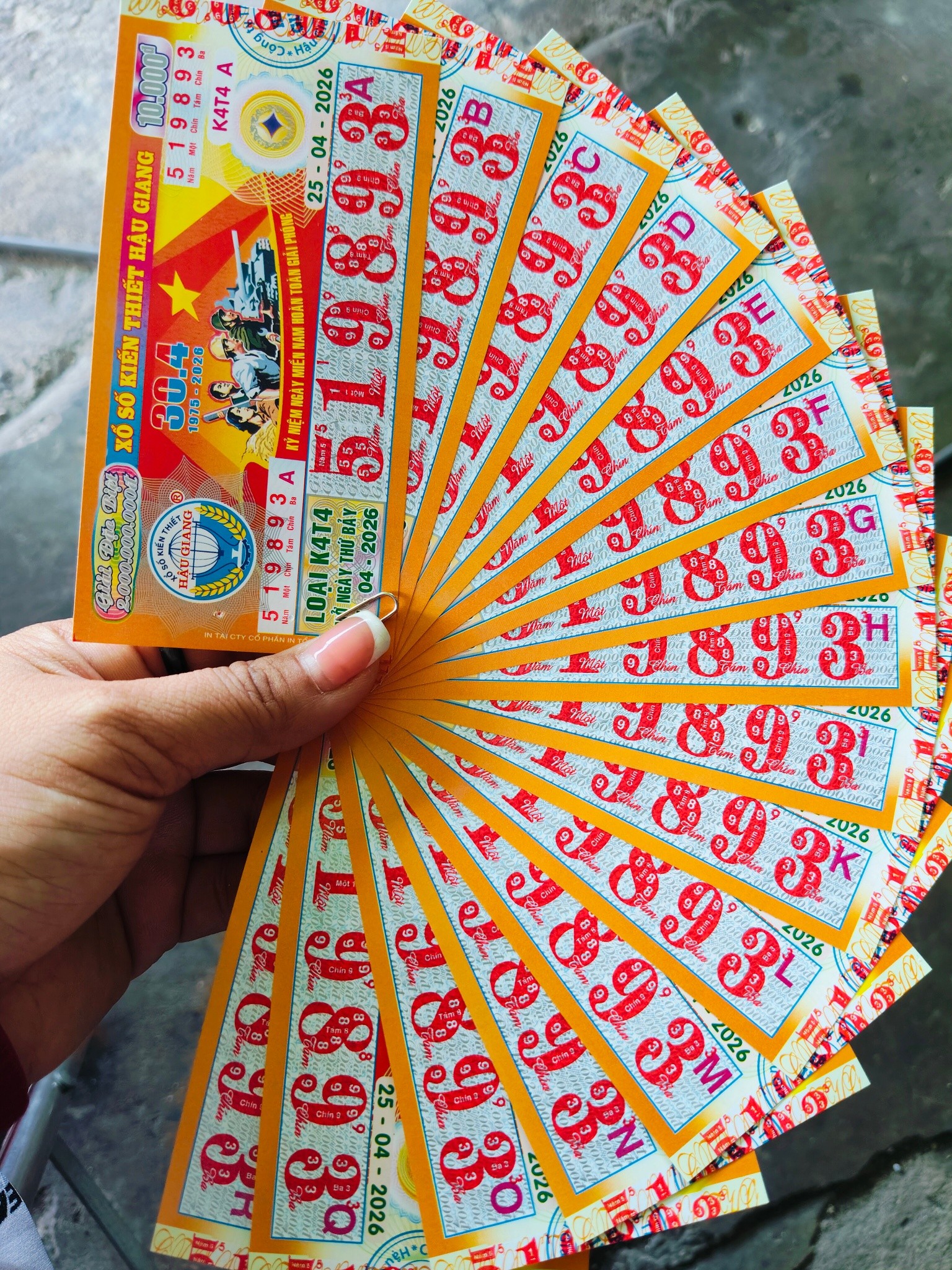 Sáng 25-4, lộ diện 14 vé xổ số miền Nam trúng độc đắc ở TPHCM - Ảnh 3.