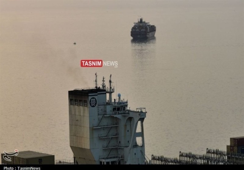 Iran công bố loạt ảnh bắt 2 tàu container ở eo biển Hormuz - Ảnh 6.