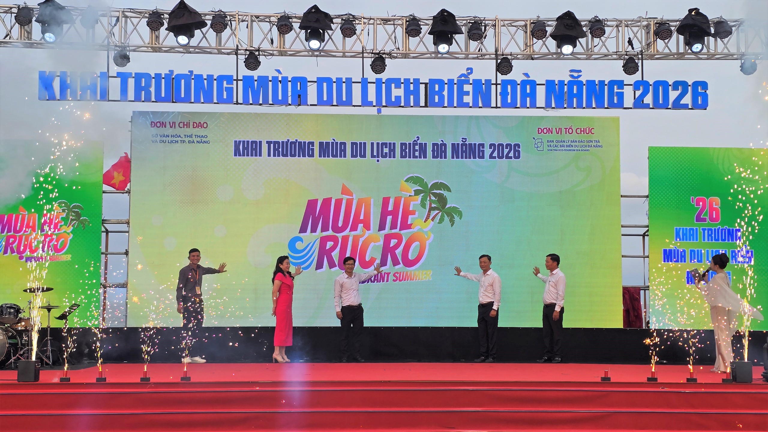 Mùa du lịch biển Đà Nẵng 2026: Mãn nhãn phần trình diễn của VĐV flyboard hàng đầu thế giới - Ảnh 9.