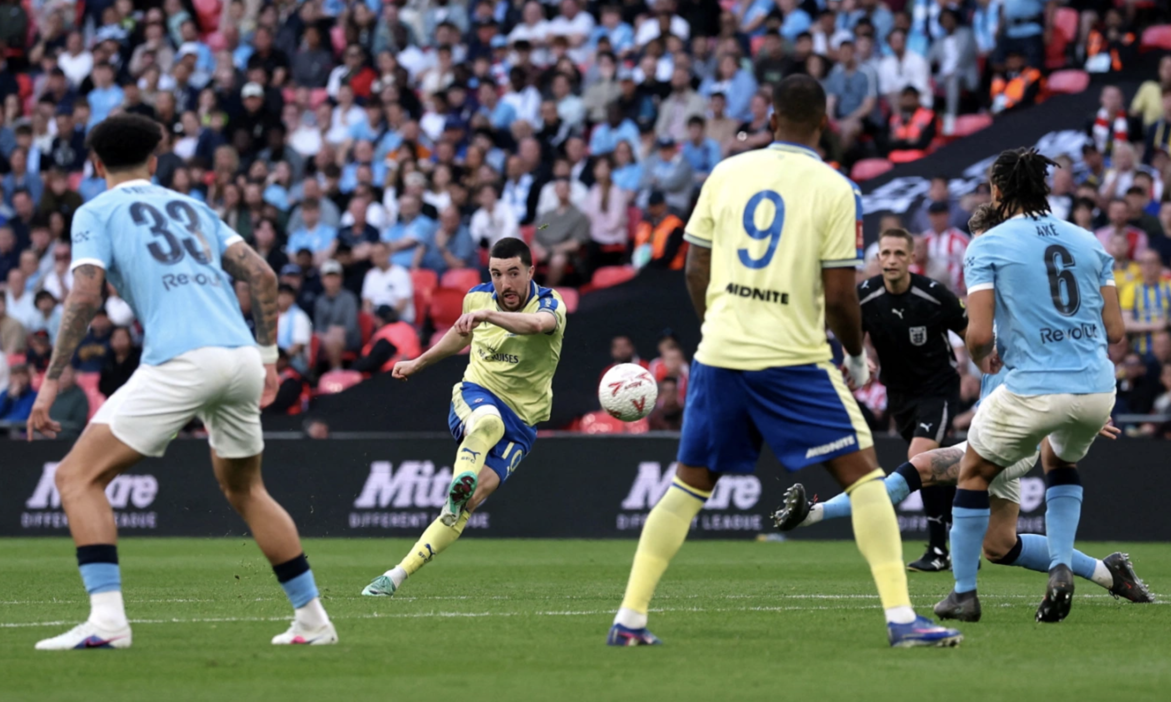Man City ngược dòng kịch tính, vào chung kết FA Cup lần thứ tư liên tiếp - Ảnh 3.