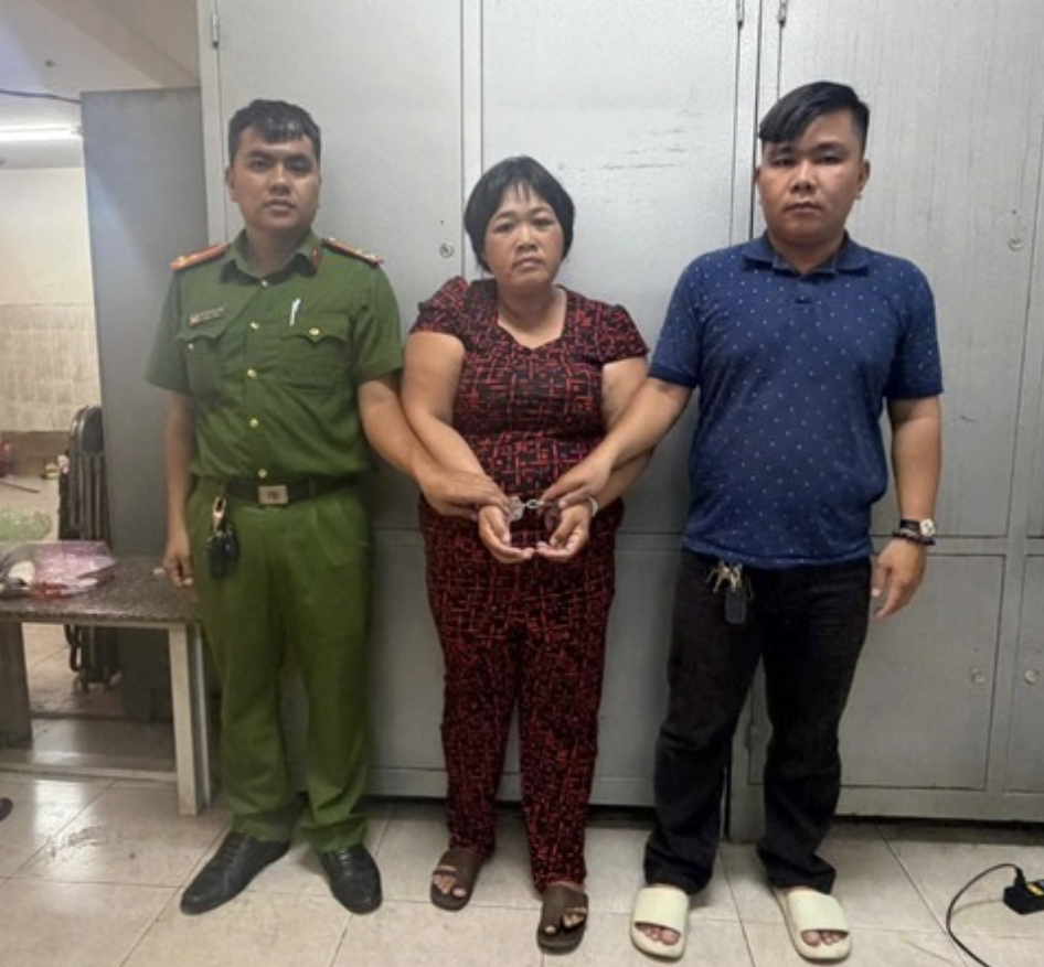 C&ocirc;ng an TPHCM bắt kẻ lừa đảo lấy v&eacute; số của người gi&agrave;, t&agrave;n tật  - Ảnh 1.