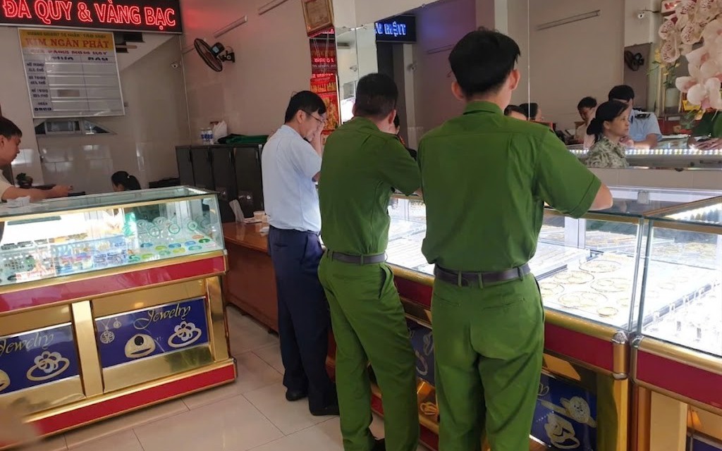 Kiểm tra hàng loạt tiệm vàng ở TPHCM, nhiều cơ sở bị xử phạt