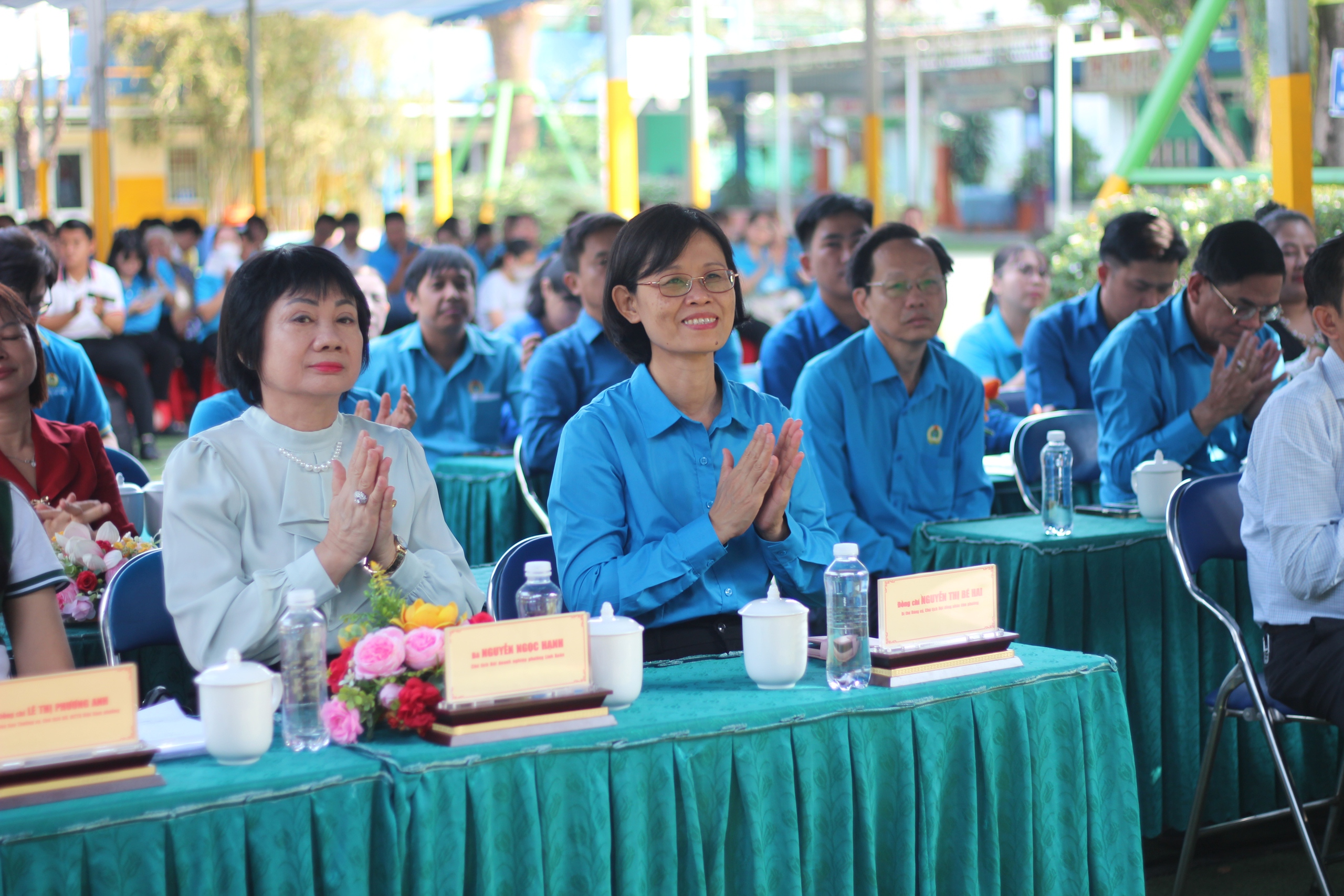 Tháng Công nhân: Người lao động hạnh phúc khi được chăm lo, tặng bếp ấm - Ảnh 1.