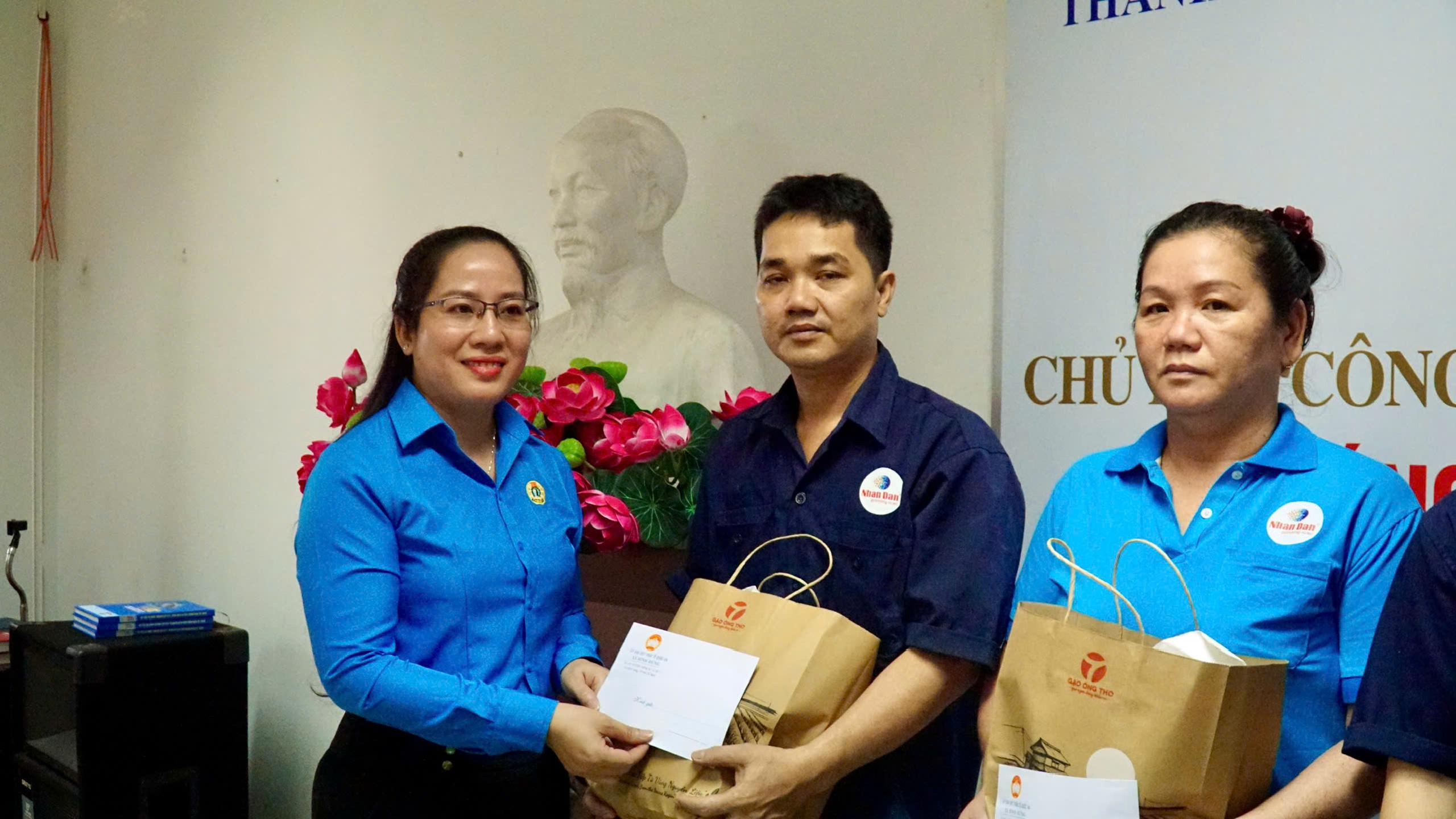 Tháng Công nhân: Người lao động hạnh phúc khi được chăm lo, tặng bếp ấm - Ảnh 11.