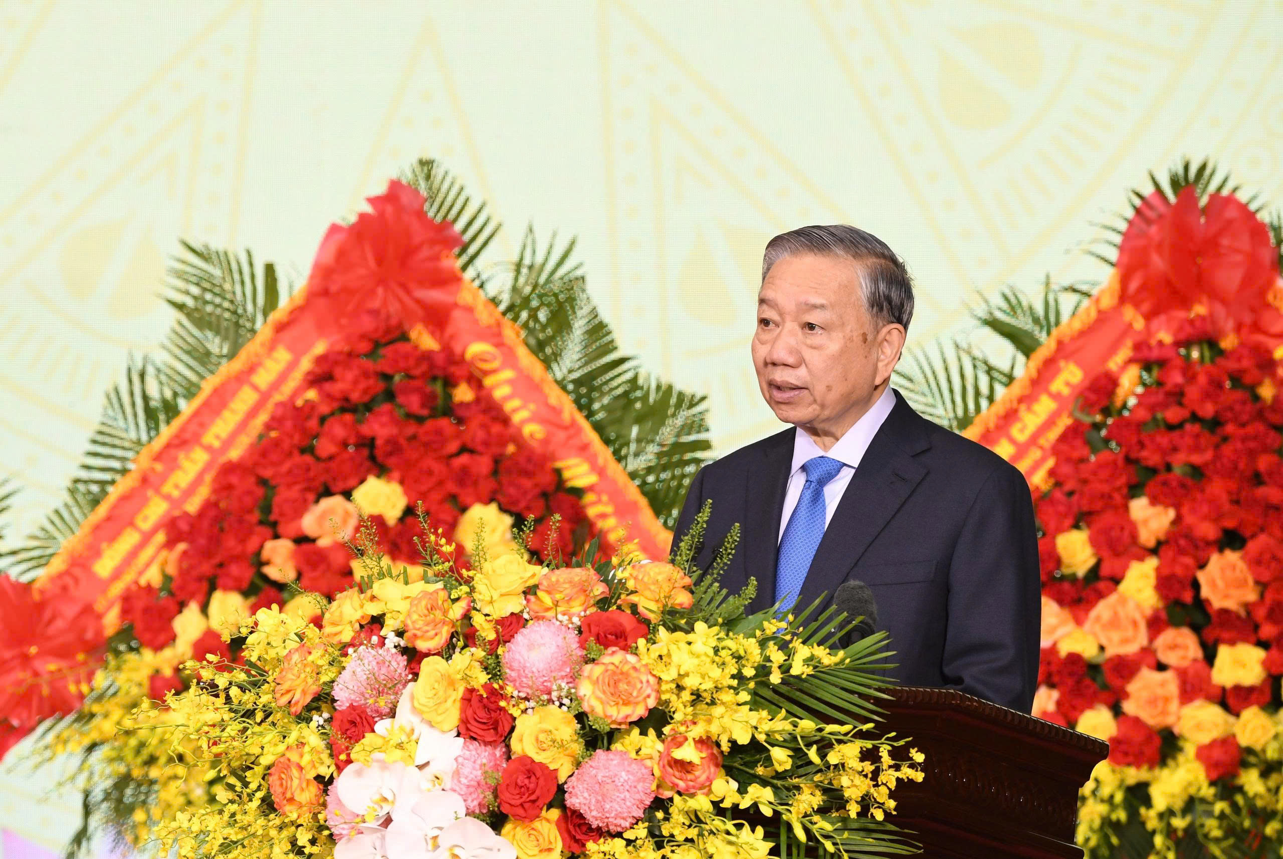 T&ocirc; L&acirc;m trao danh hiệu Anh h&ugrave;ng LLVT nh&acirc;n d&acirc;n cho Qu&acirc;n khu 5 năm 2026 - Ảnh 3.