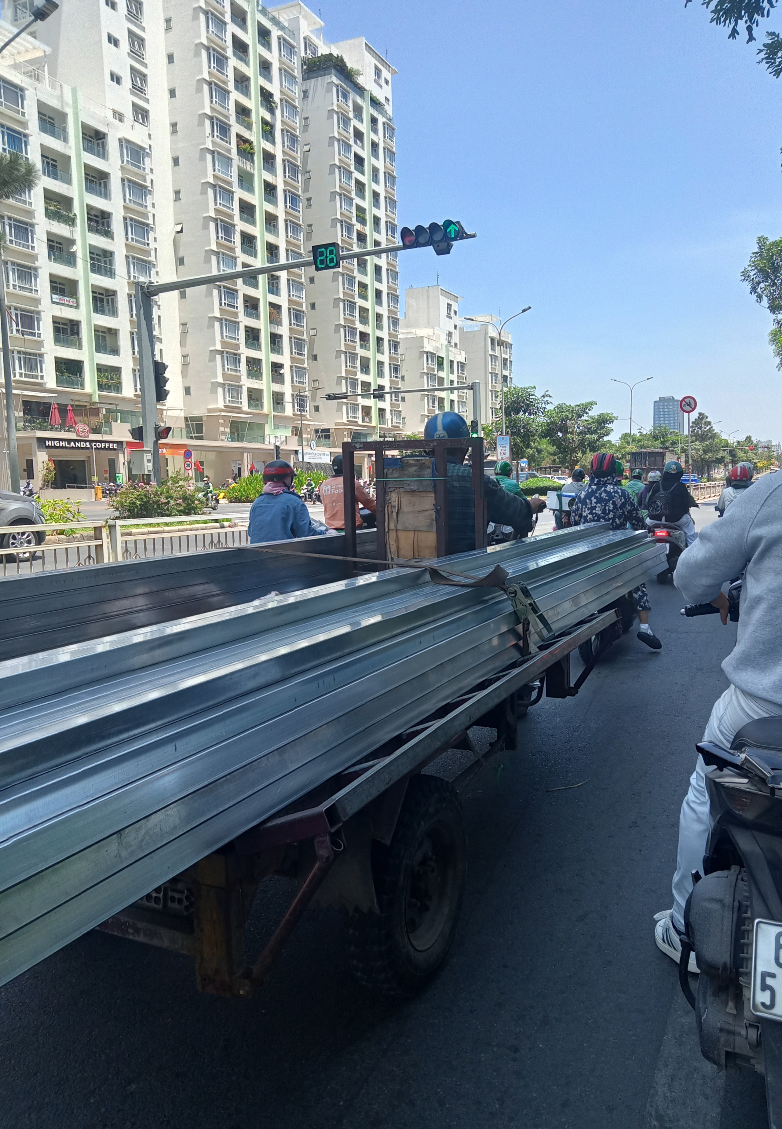 H&agrave;nh vi nguy hiểm - Ảnh 1.