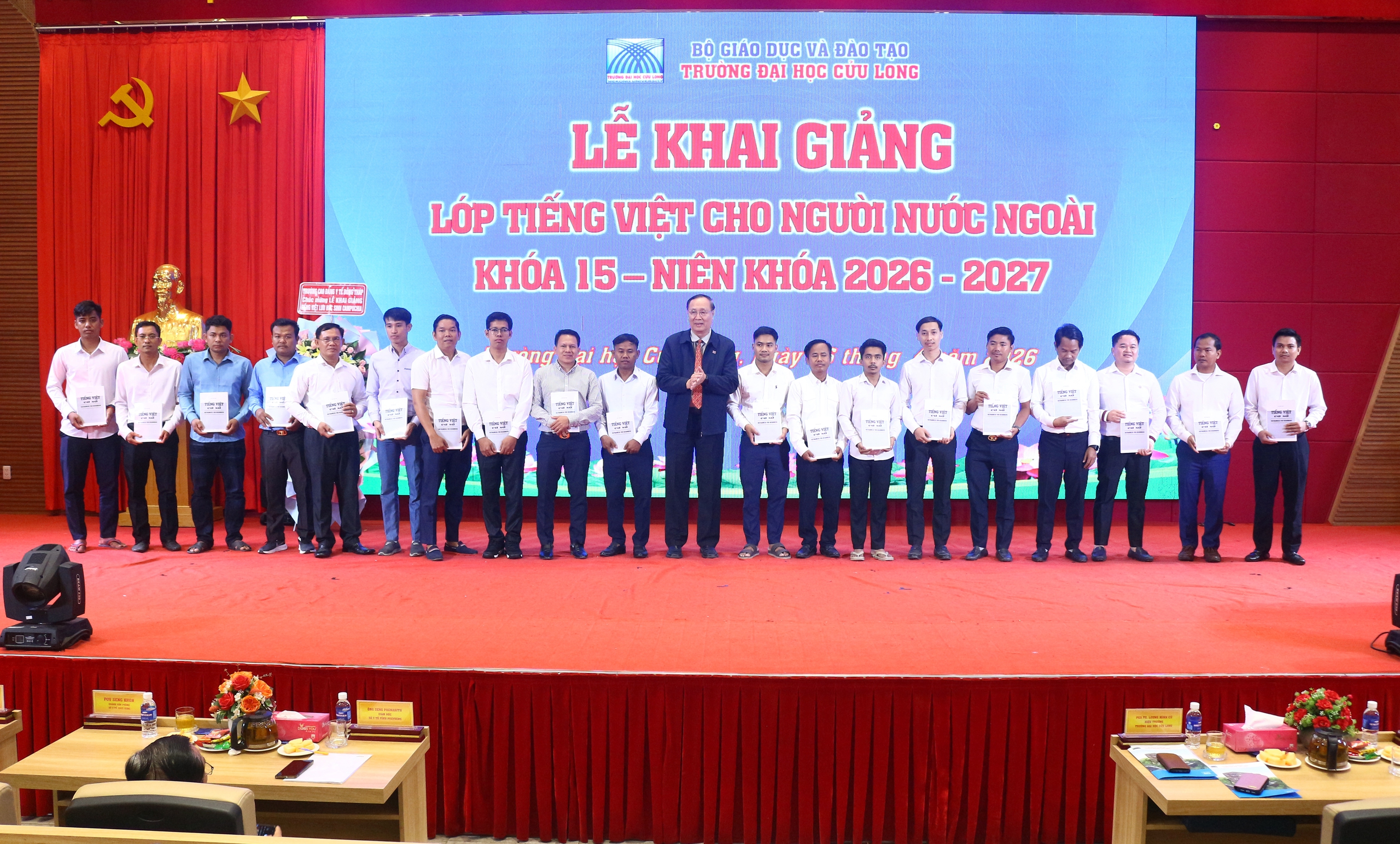 Trường Đại học Cửu Long khai giảng lớp đào tạo Tiếng Việt cho người nước ngoài - Ảnh 4.
