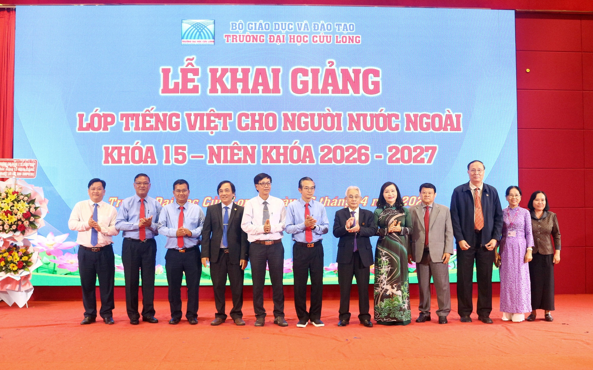 Trường Đại học Cửu Long khai giảng lớp đào tạo Tiếng Việt cho người nước ngoài