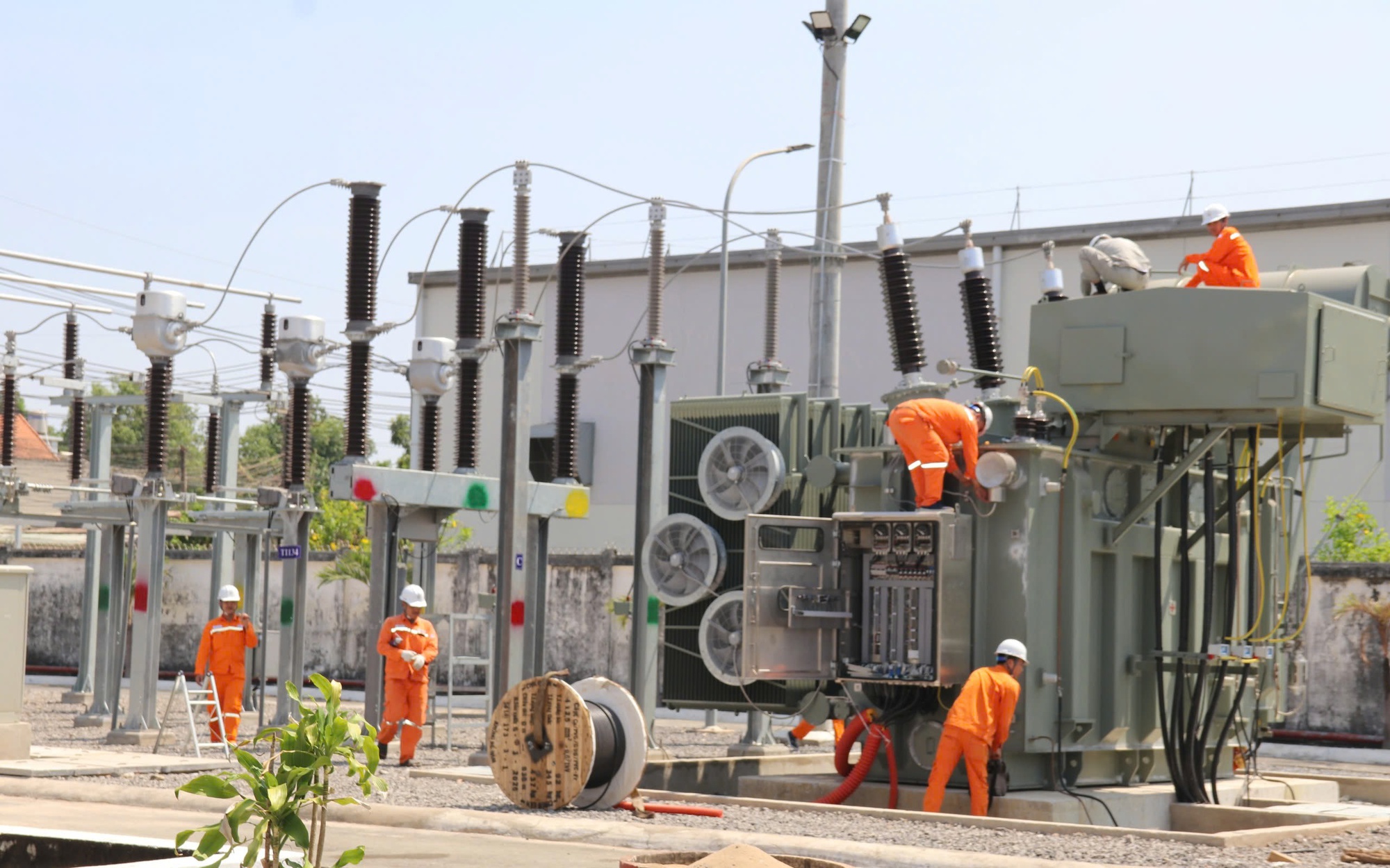 Nâng tổng công suất cung cấp điện phục vụ các khu công nghiệp trọng điểm ở Đồng Nai
