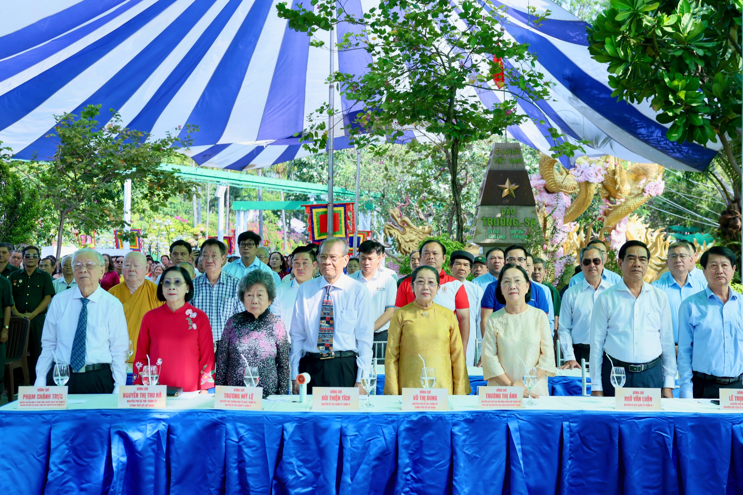 Ch&ugrave;m ảnh: Thắt chặt t&igrave;nh đo&agrave;n kết trong ng&agrave;y Giỗ Tổ H&ugrave;ng Vương tại phường B&igrave;nh Thới, TPHCM - Ảnh 4.